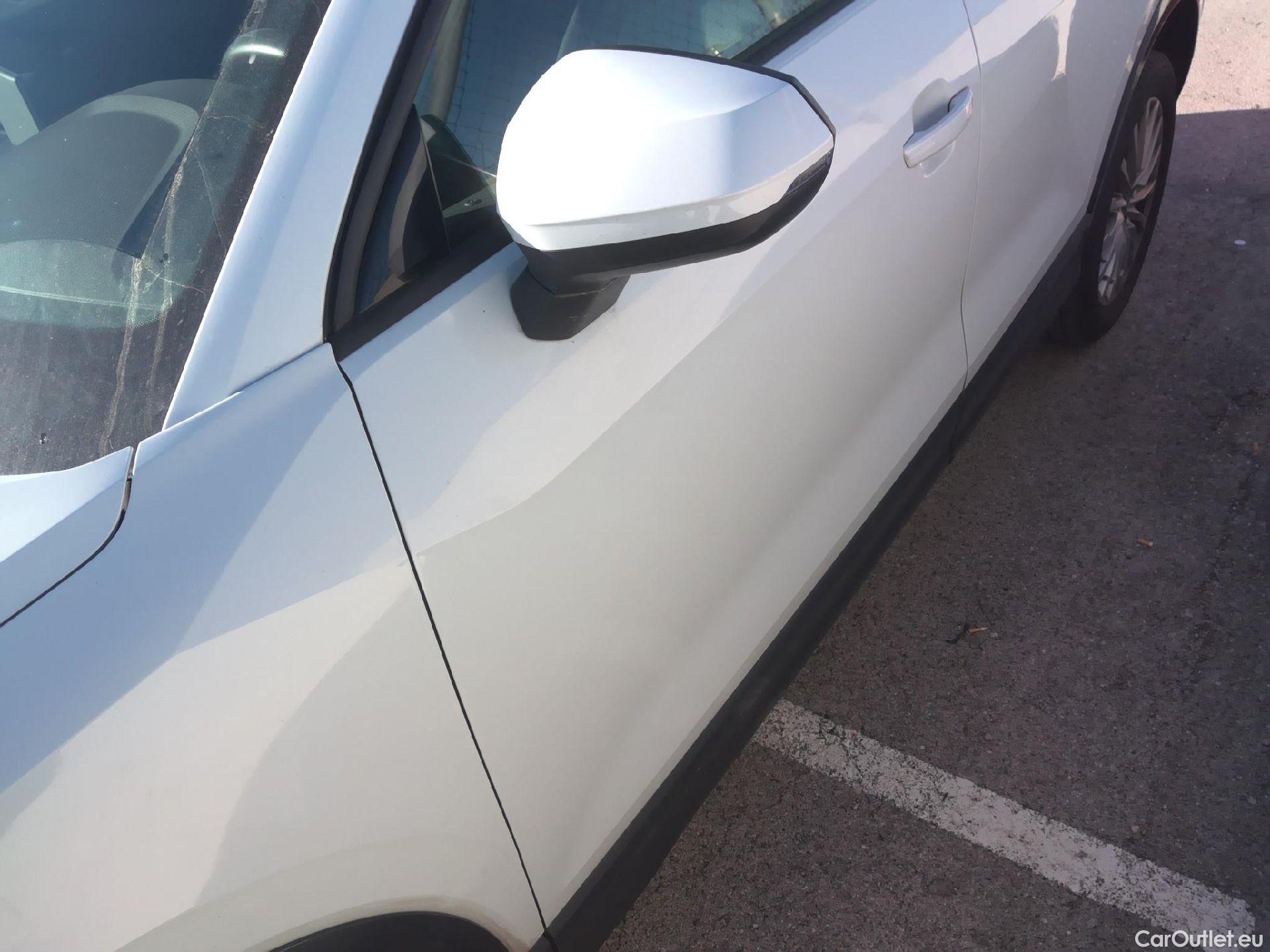  Audi  Q2 AUDI  / 2016 / 5P / todoterreno Design 30 TFSI 85kW (116CV) #10