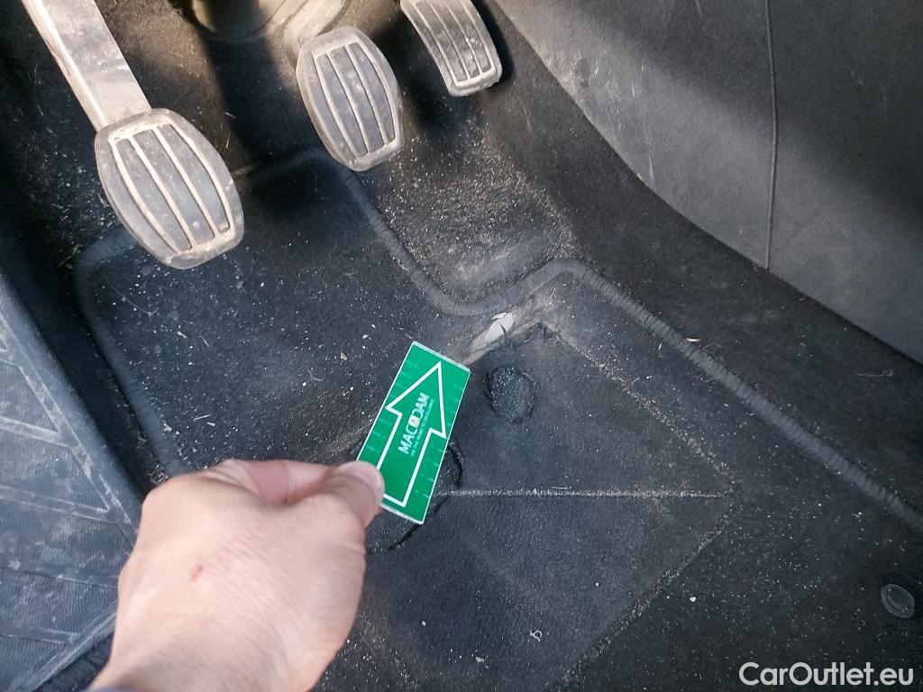  Peugeot  3008 PEUGEOT  / 2016 / 5P / todoterreno 1.2 PURETECH 96KW (130CV) ALLURE S&S #18