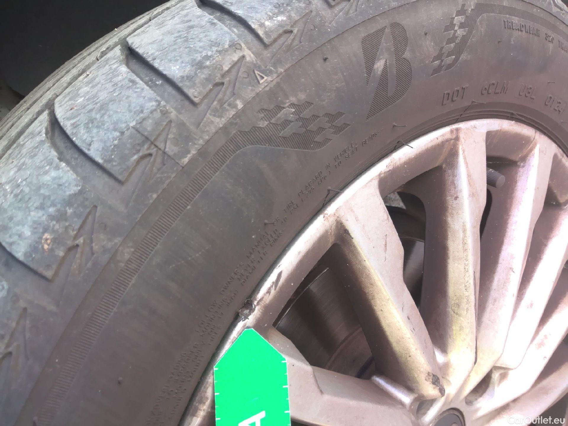  Audi  Q2 AUDI  / 2016 / 5P / todoterreno Design 30 TFSI 85kW (116CV) #8