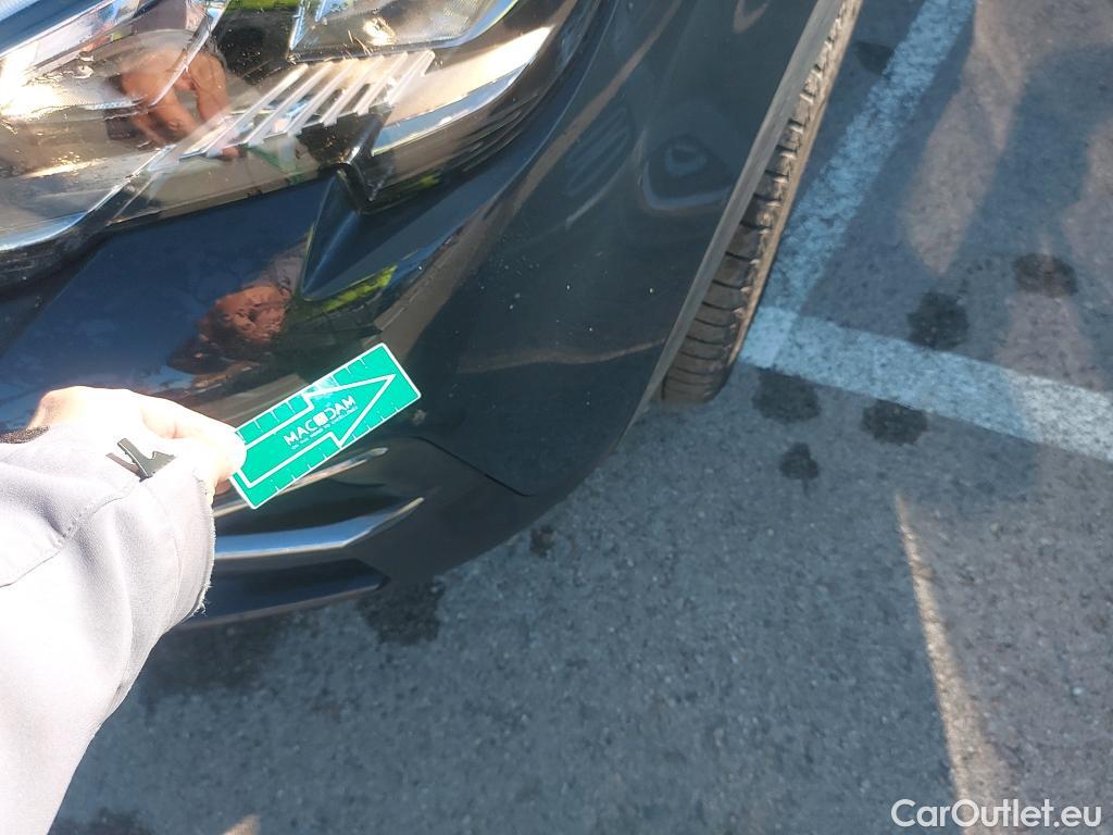  Peugeot  3008 PEUGEOT  / 2016 / 5P / todoterreno 1.2 PURETECH 96KW (130CV) ALLURE S&S #33