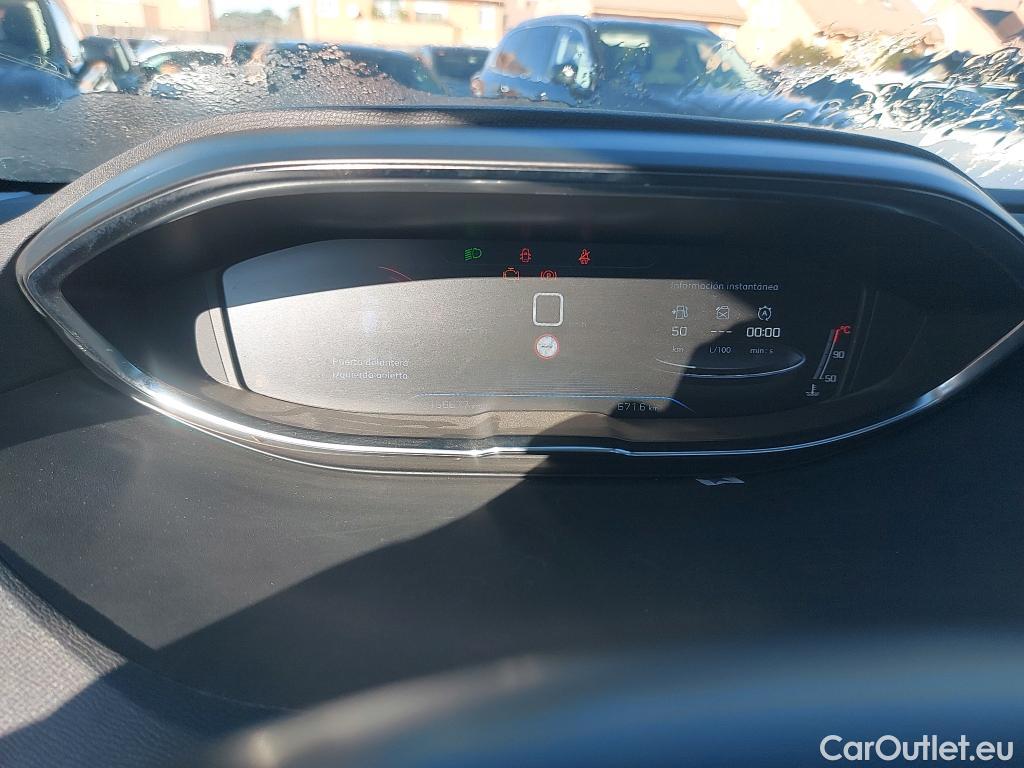  Peugeot  3008 PEUGEOT  / 2016 / 5P / todoterreno 1.2 PURETECH 96KW (130CV) ALLURE S&S #41