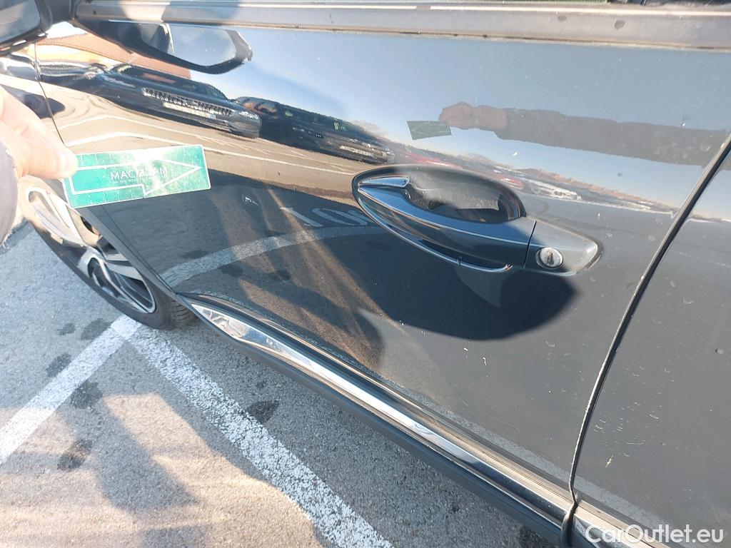  Peugeot  3008 PEUGEOT  / 2016 / 5P / todoterreno 1.2 PURETECH 96KW (130CV) ALLURE S&S #9