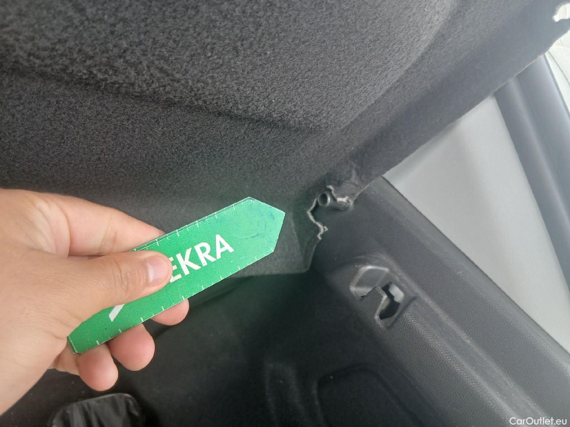  Opel  Corsa OPEL  1.2T XHL 74kW (100CV) Elegance #4