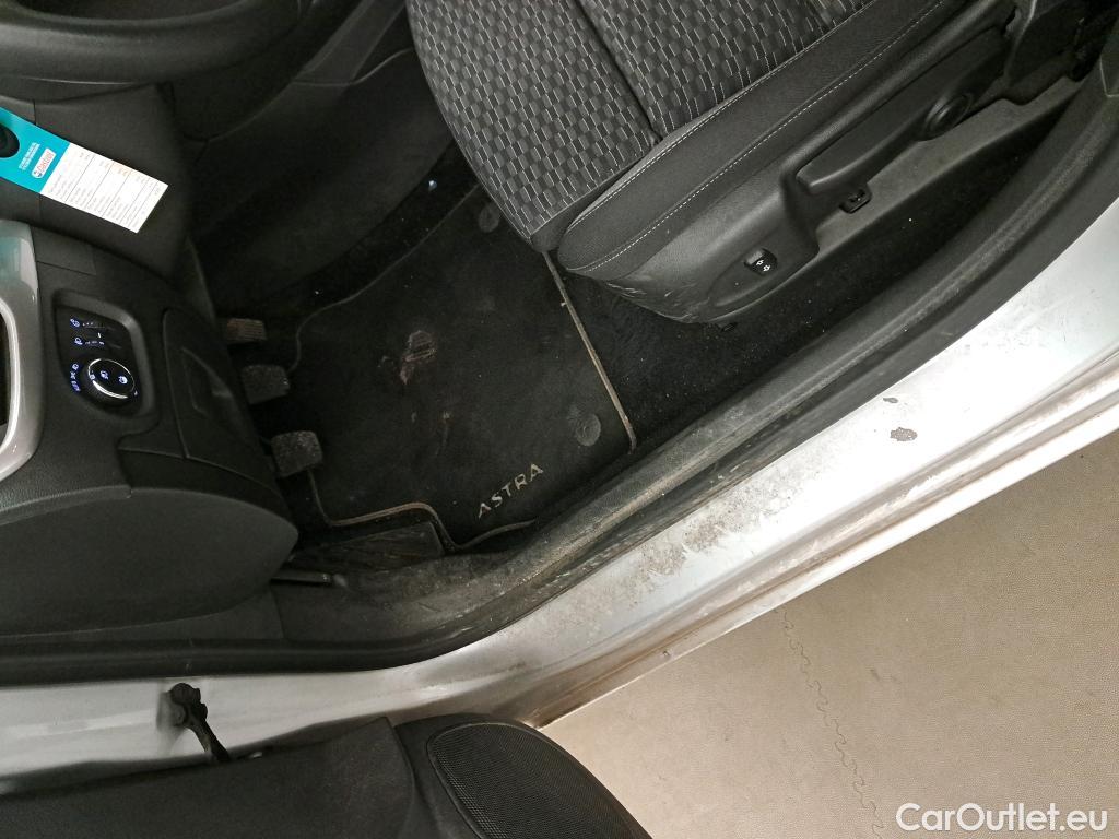  Opel  Astra OPEL  / 2019 / 5P / berlina con portón 1.2T SHL 81kW (110CV) GS Line #26