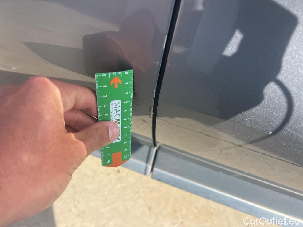  KIA  Sorento KIA  / 2020 / 5P / todoterreno 1.6 T-GDi HEV Drive 4x2 7pl #10