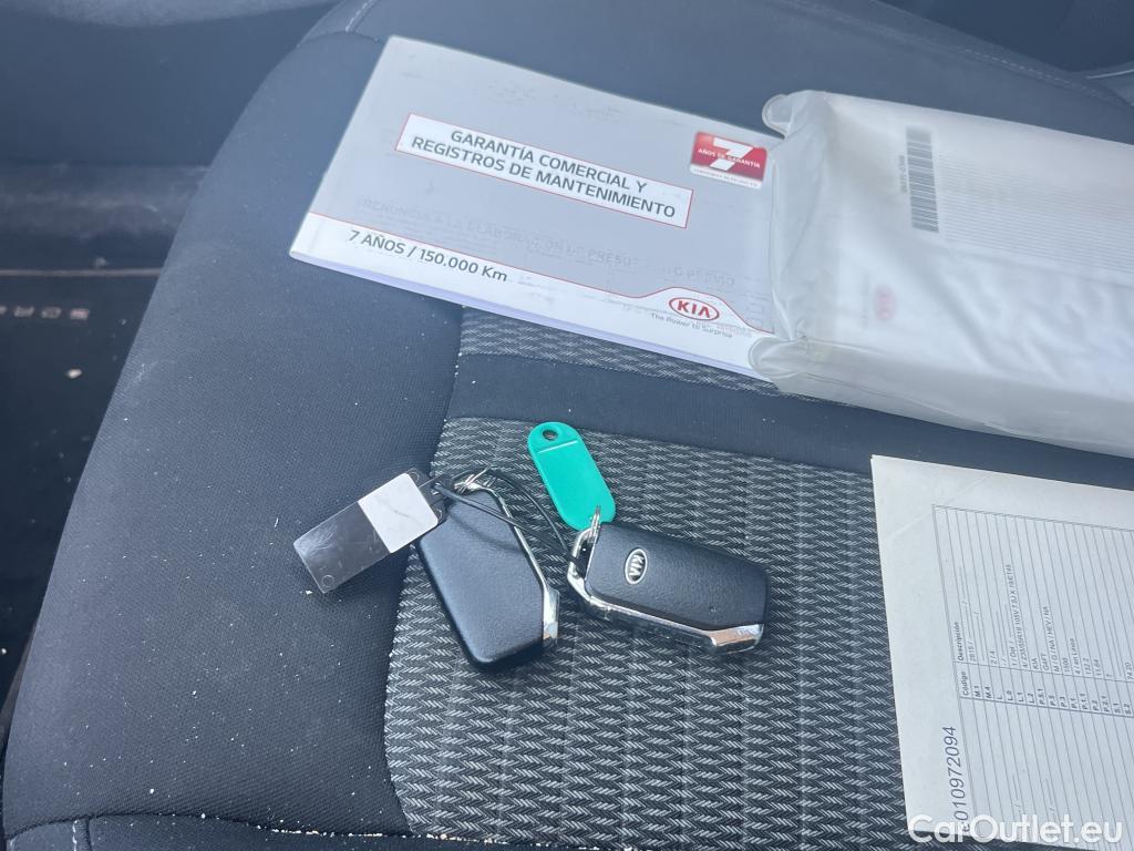  KIA  Sorento KIA  / 2020 / 5P / todoterreno 1.6 T-GDi HEV Drive 4x2 7pl #20