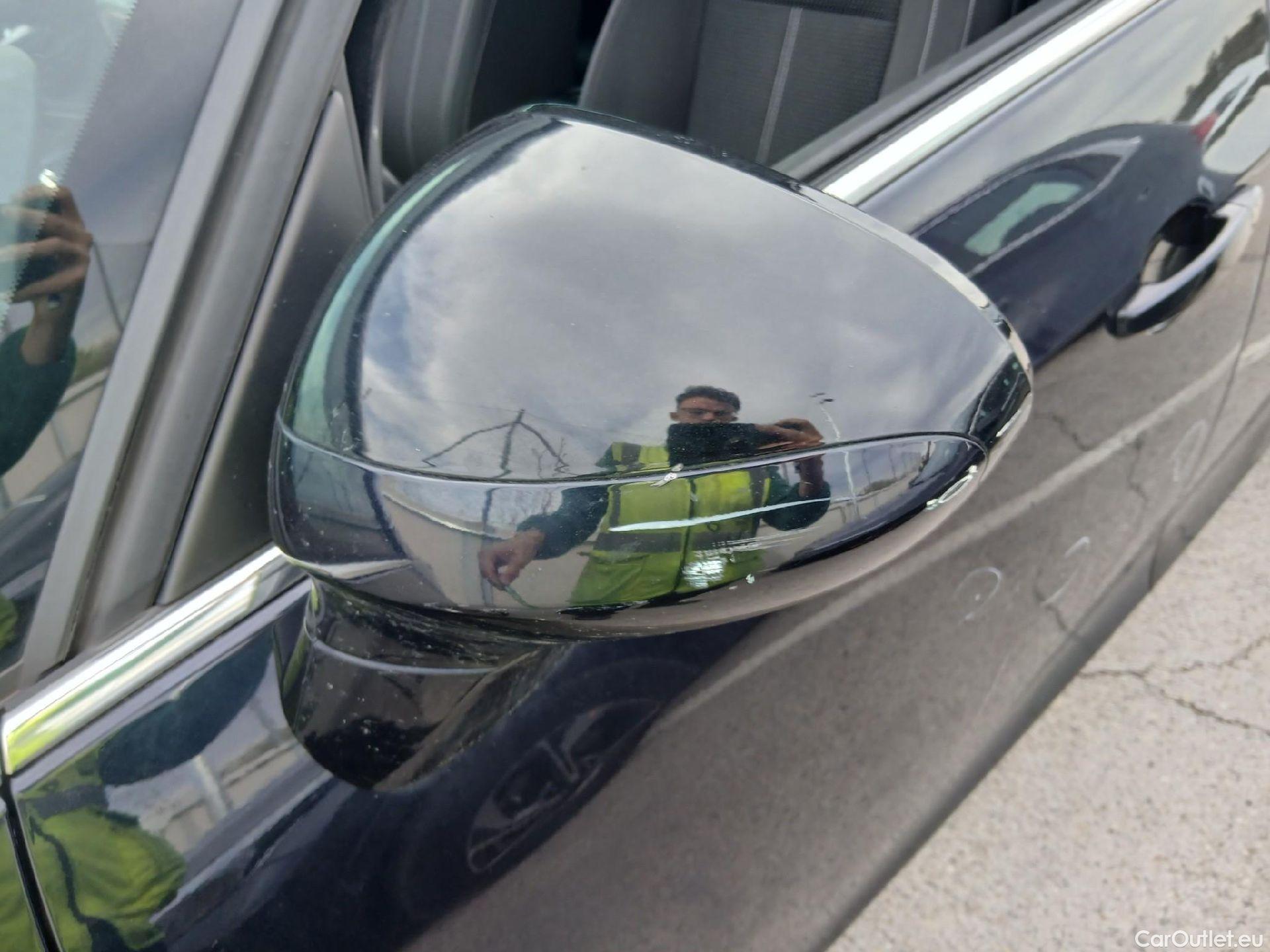  Opel  Zafira OPEL  5p 3G monovolumen compacto 1.6 CDTi S/S 99kW (134CV) Excellence 17 #16