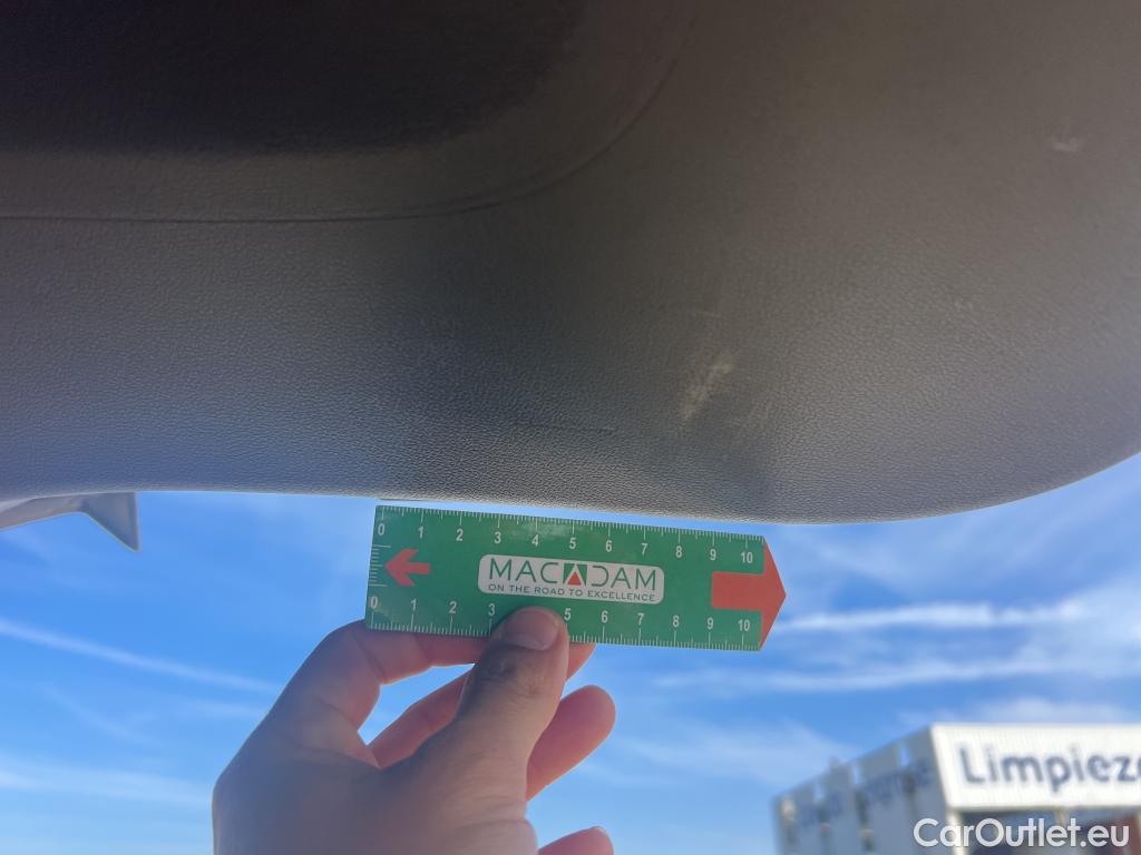  KIA  Sorento KIA  / 2020 / 5P / todoterreno 1.6 T-GDi HEV Drive 4x2 7pl #23