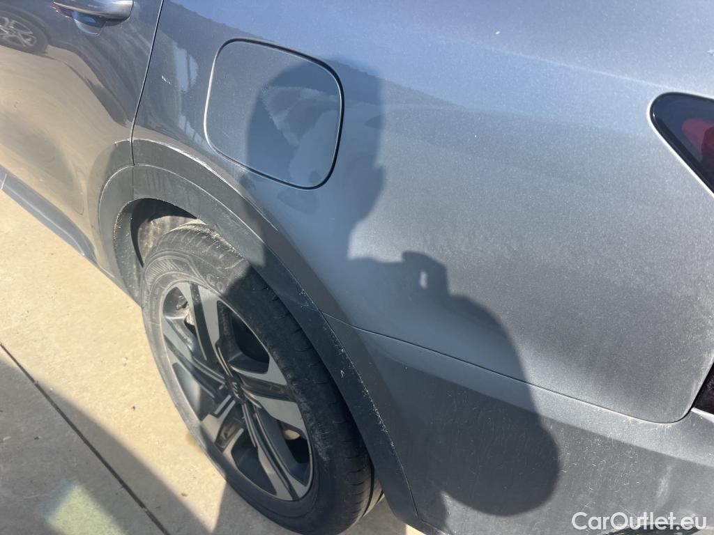  KIA  Sorento KIA  / 2020 / 5P / todoterreno 1.6 T-GDi HEV Drive 4x2 7pl #3