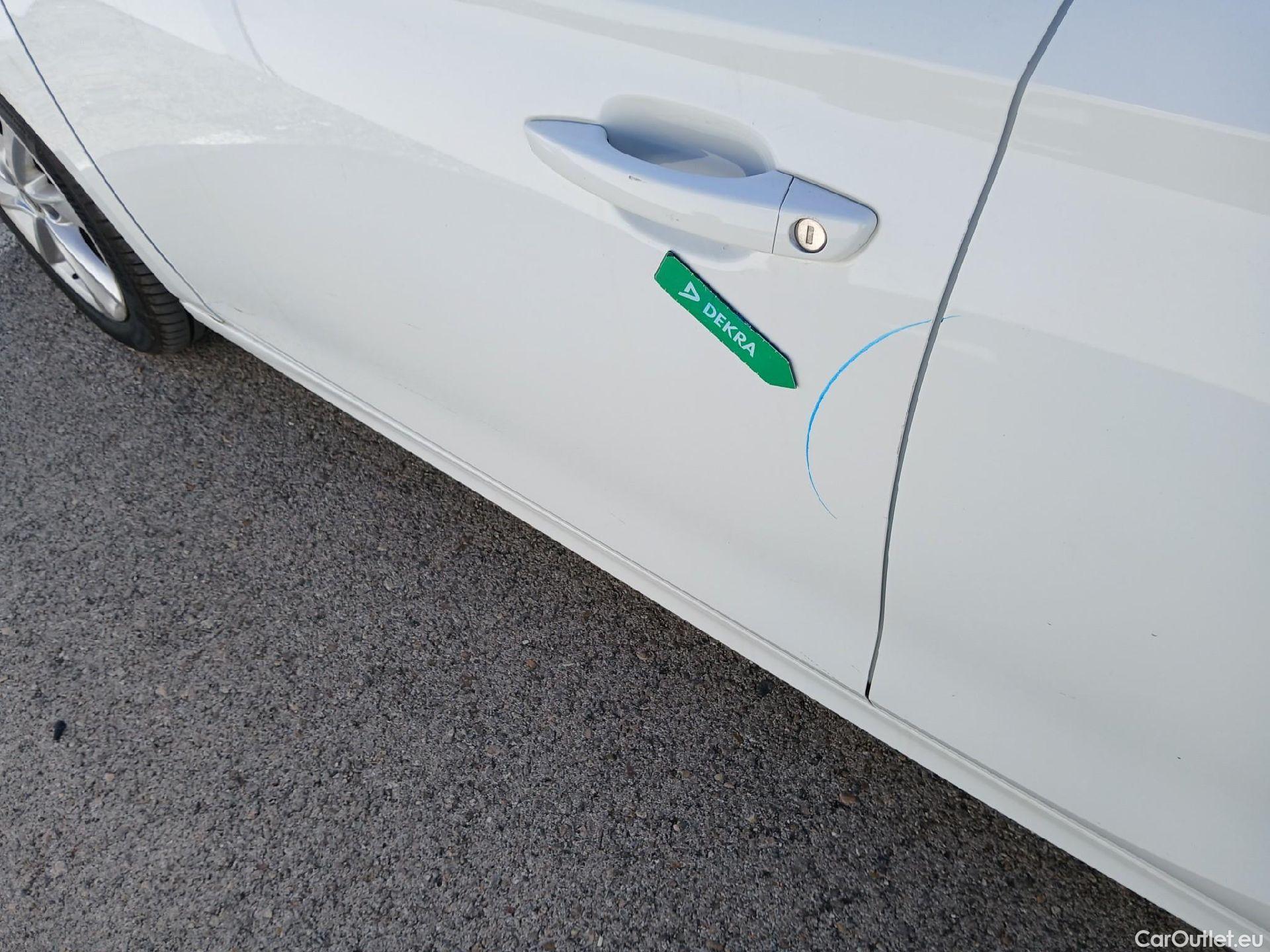  Opel  Corsa OPEL  1.2T XHL 74kW (100CV) Elegance #13