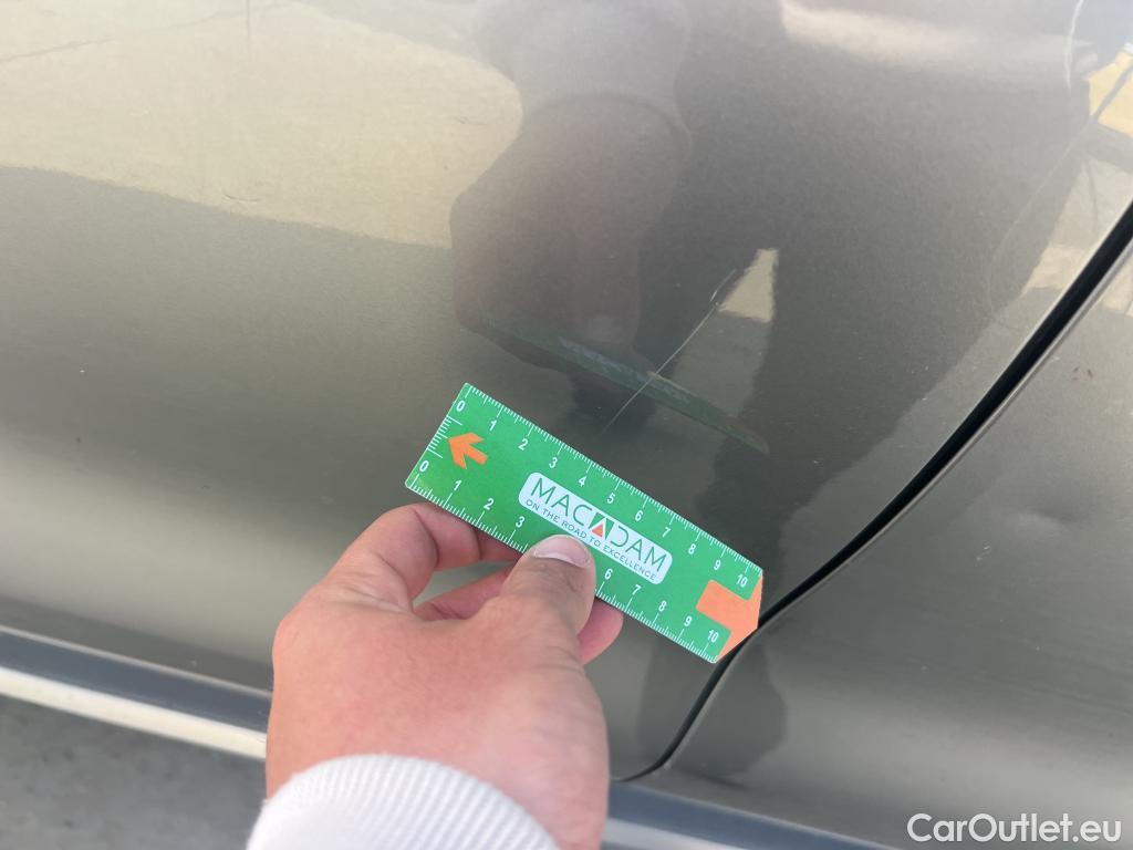  KIA  Sorento KIA  / 2020 / 5P / todoterreno 1.6 T-GDi HEV Drive 4x2 7pl #14