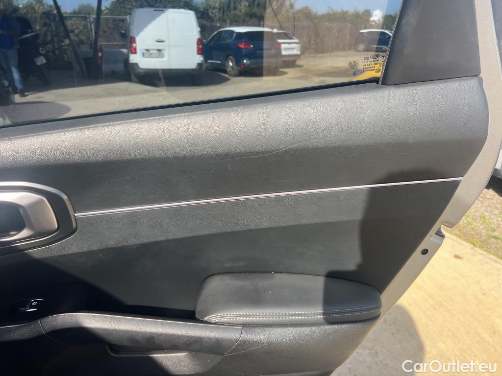  KIA  Sorento KIA  / 2020 / 5P / todoterreno 1.6 T-GDi HEV Drive 4x2 7pl #27