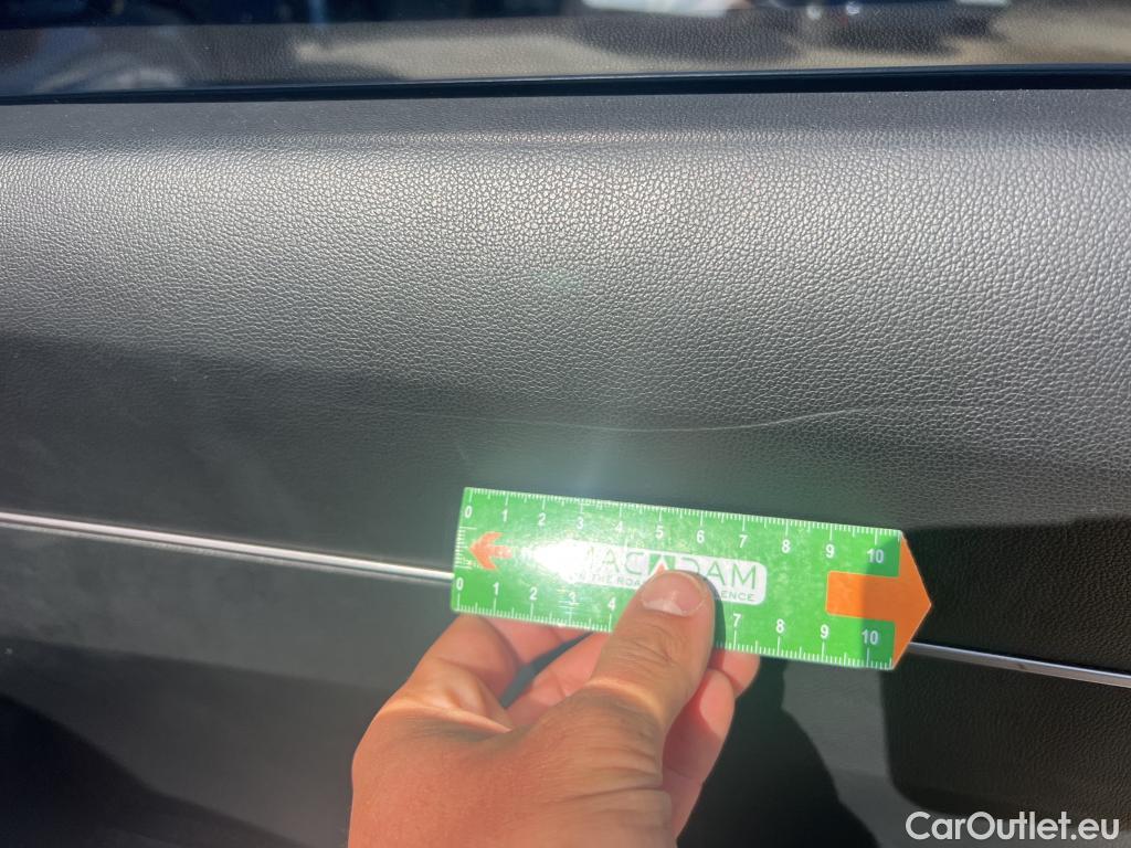  KIA  Sorento KIA  / 2020 / 5P / todoterreno 1.6 T-GDi HEV Drive 4x2 7pl #28