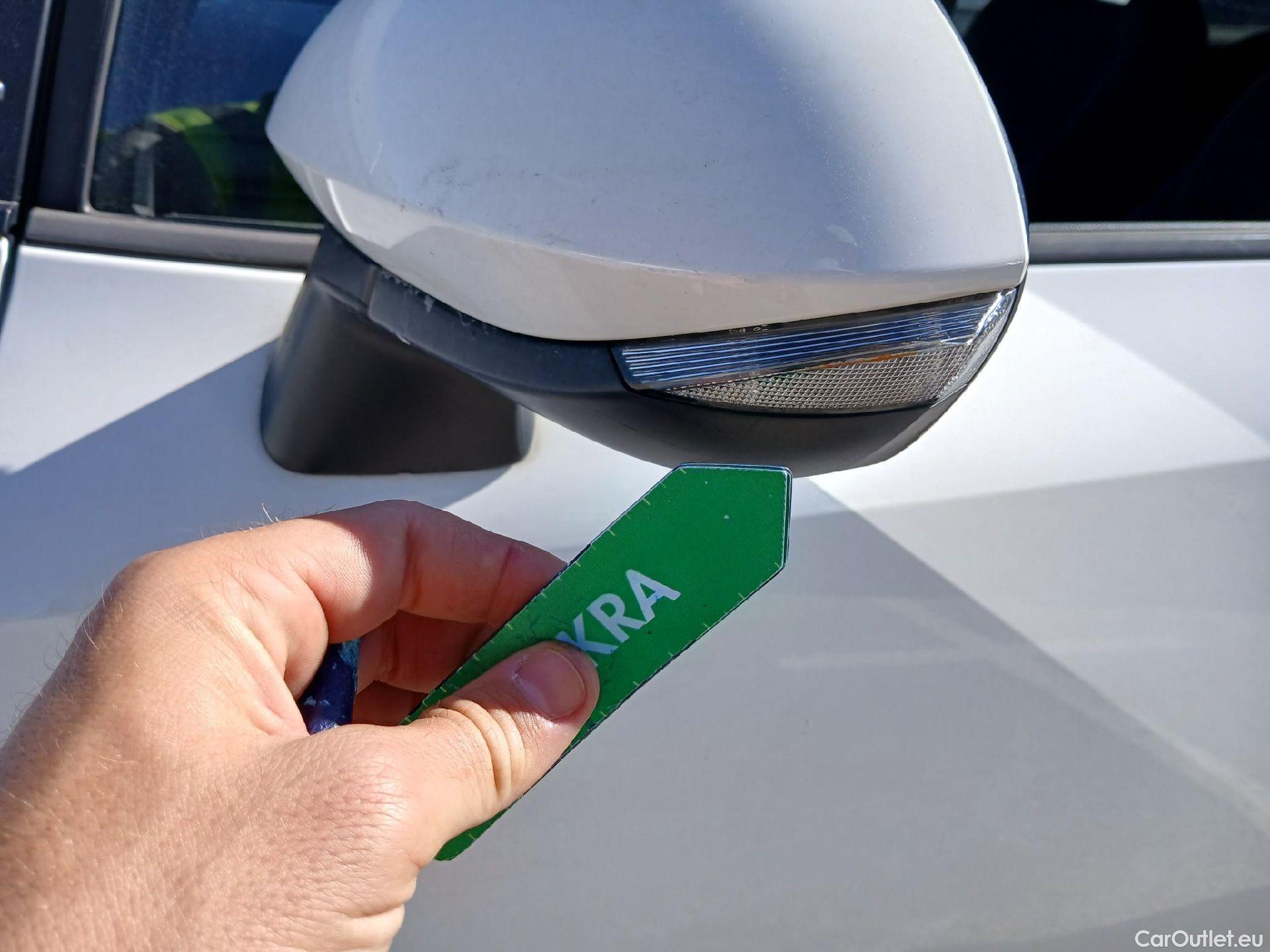  Toyota  Corolla TOYOTA  / 2019 / 5P / familiar 2.0 180H FEEL! E-CVT TOURING SPORT #17