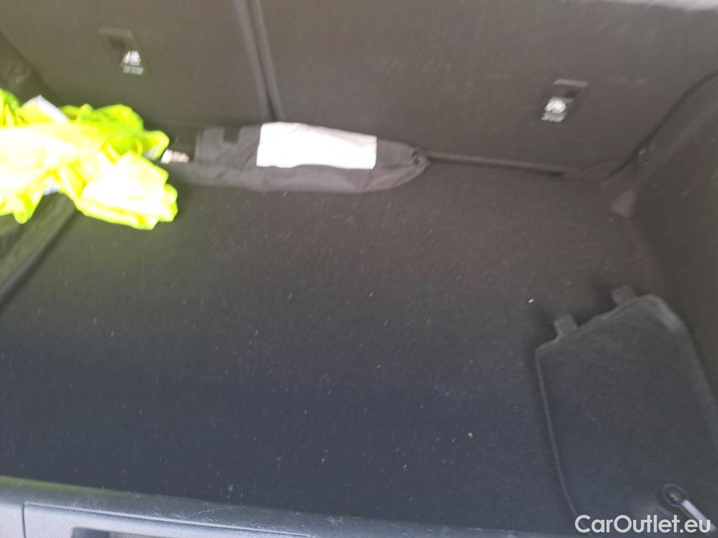  Renault  Megane RENAULT Mégane / 2020 / 5P / berlina con portón Intens Blue dCi 85 kW (115CV) #27