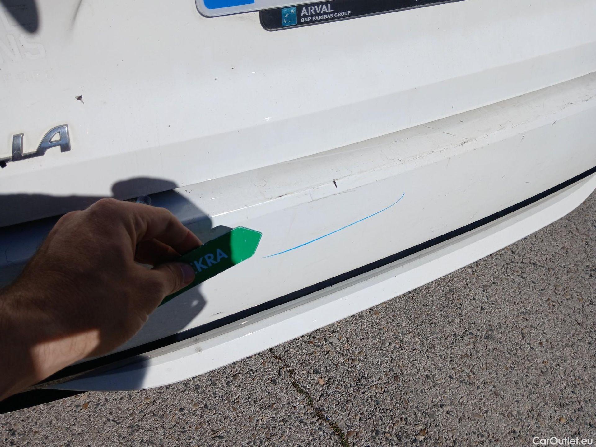  Toyota  Corolla TOYOTA  / 2019 / 5P / familiar 2.0 180H FEEL! E-CVT TOURING SPORT #24