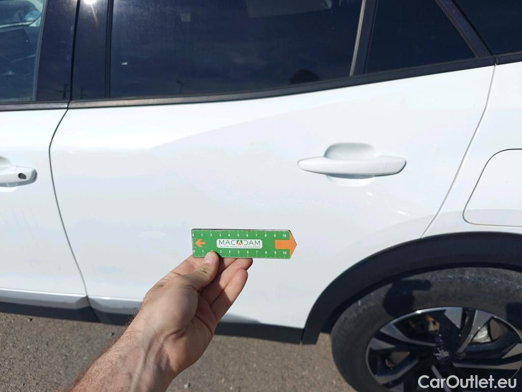  Peugeot  2008 PEUGEOT  / 2019 / 5P / todoterreno Allure BlueHDI 81kW (110CV) #20