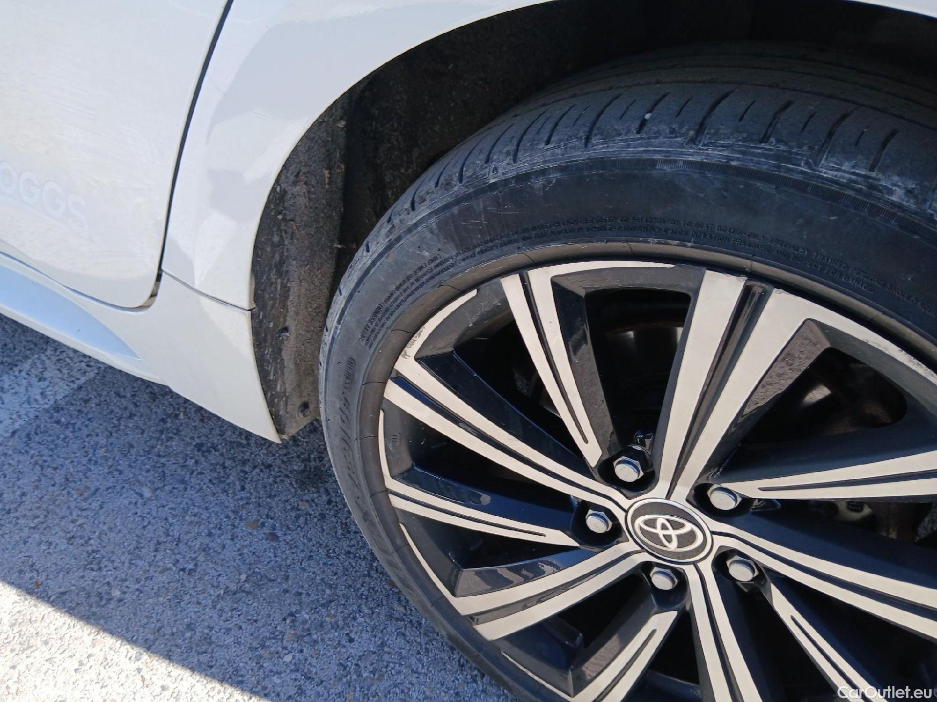  Toyota  Corolla TOYOTA  / 2019 / 5P / familiar 2.0 180H FEEL! E-CVT TOURING SPORT #23