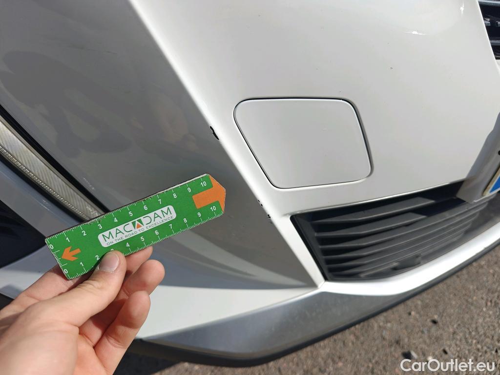  Peugeot  2008 PEUGEOT  / 2019 / 5P / todoterreno Allure BlueHDI 81kW (110CV) #31