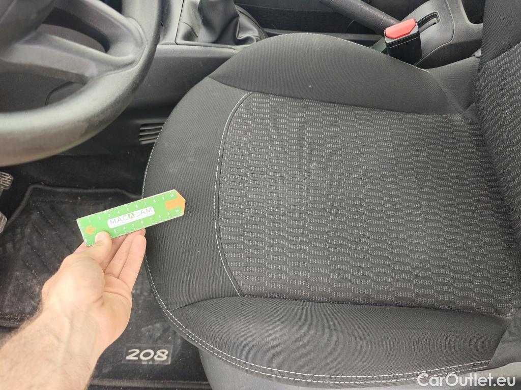  Peugeot  208 PEUGEOT  / 2015 / 5P / berlina con portón 5P ACTIVE BlueHDi 73kW (100CV) #11