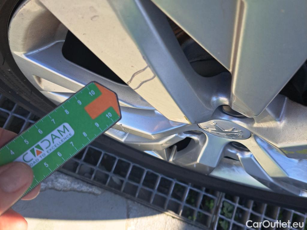  Peugeot  3008 PEUGEOT  / 2020 / 5P / todoterreno 1.5 BlueHDi 96kW (130CV) S&S Active Pack #11