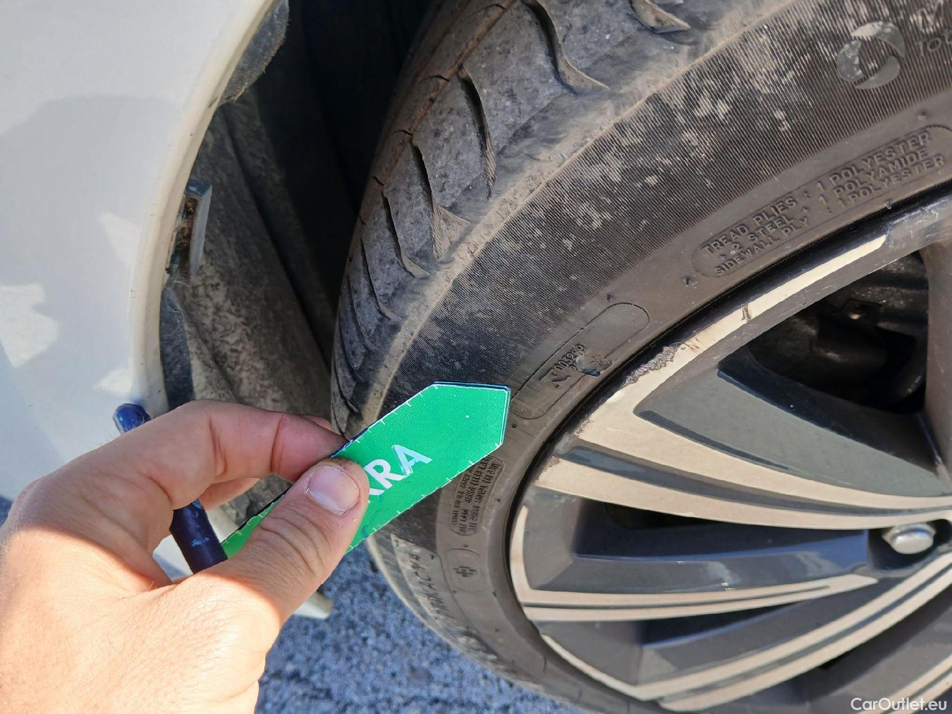  Toyota  Corolla TOYOTA  / 2019 / 5P / familiar 2.0 180H FEEL! E-CVT TOURING SPORT #14