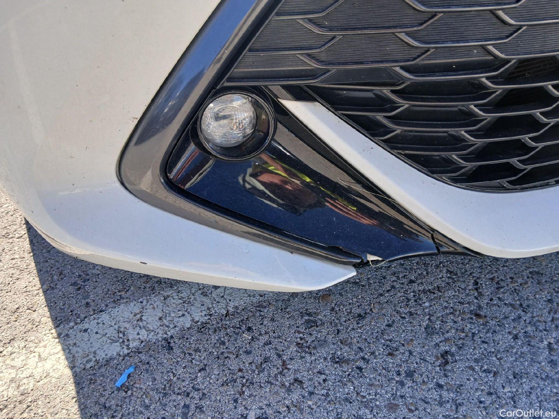  Toyota  Corolla TOYOTA  / 2019 / 5P / familiar 2.0 180H FEEL! E-CVT TOURING SPORT #6