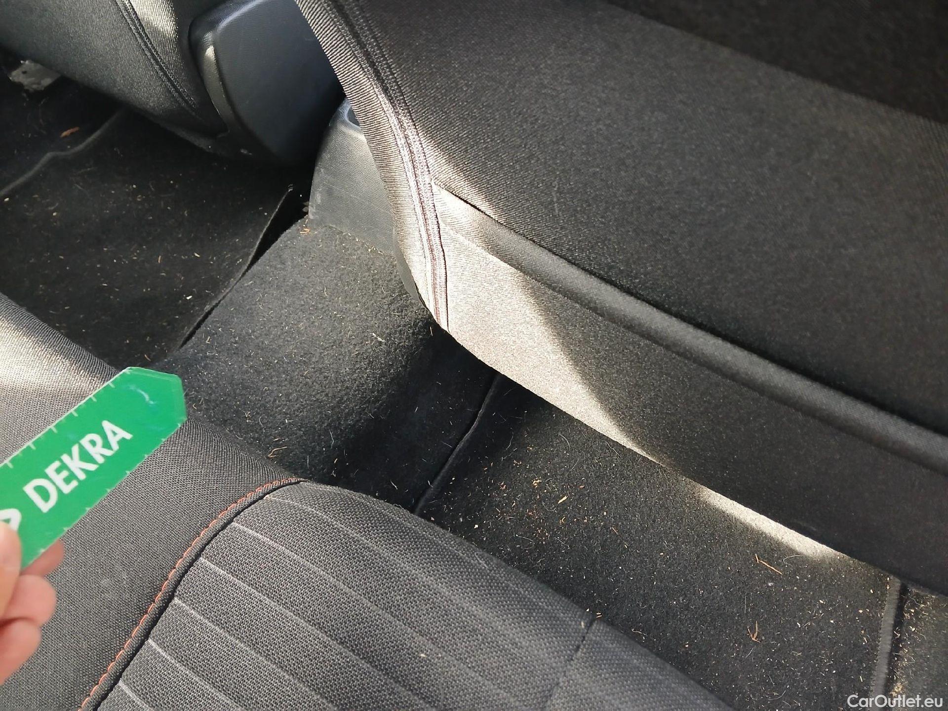  Peugeot  2008 PEUGEOT  / 2019 / 5P / todoterreno Active Pack BlueHDI 81kW (110CV) #26