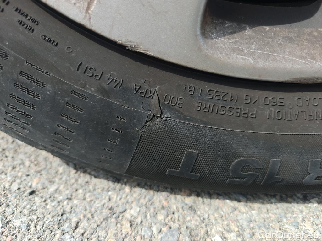  Peugeot  208 PEUGEOT  / 2015 / 5P / berlina con portón 5P ACTIVE BlueHDi 73kW (100CV) #23