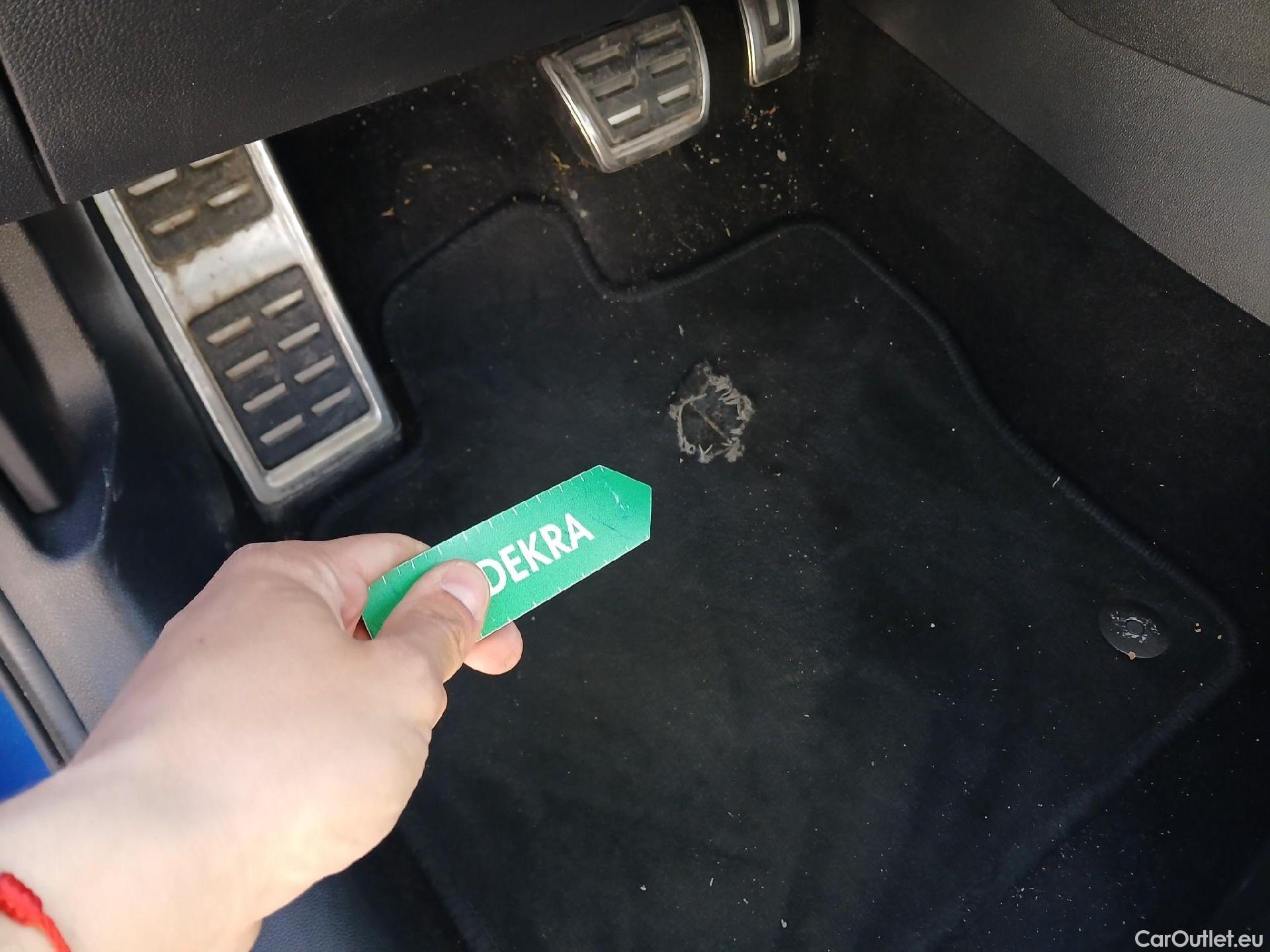  Skoda  Octavia SKODA  / 2020 / 5P / berlina con portón 1.5 TSI 96kW (130CV) DSG G-TEC Ambition #2