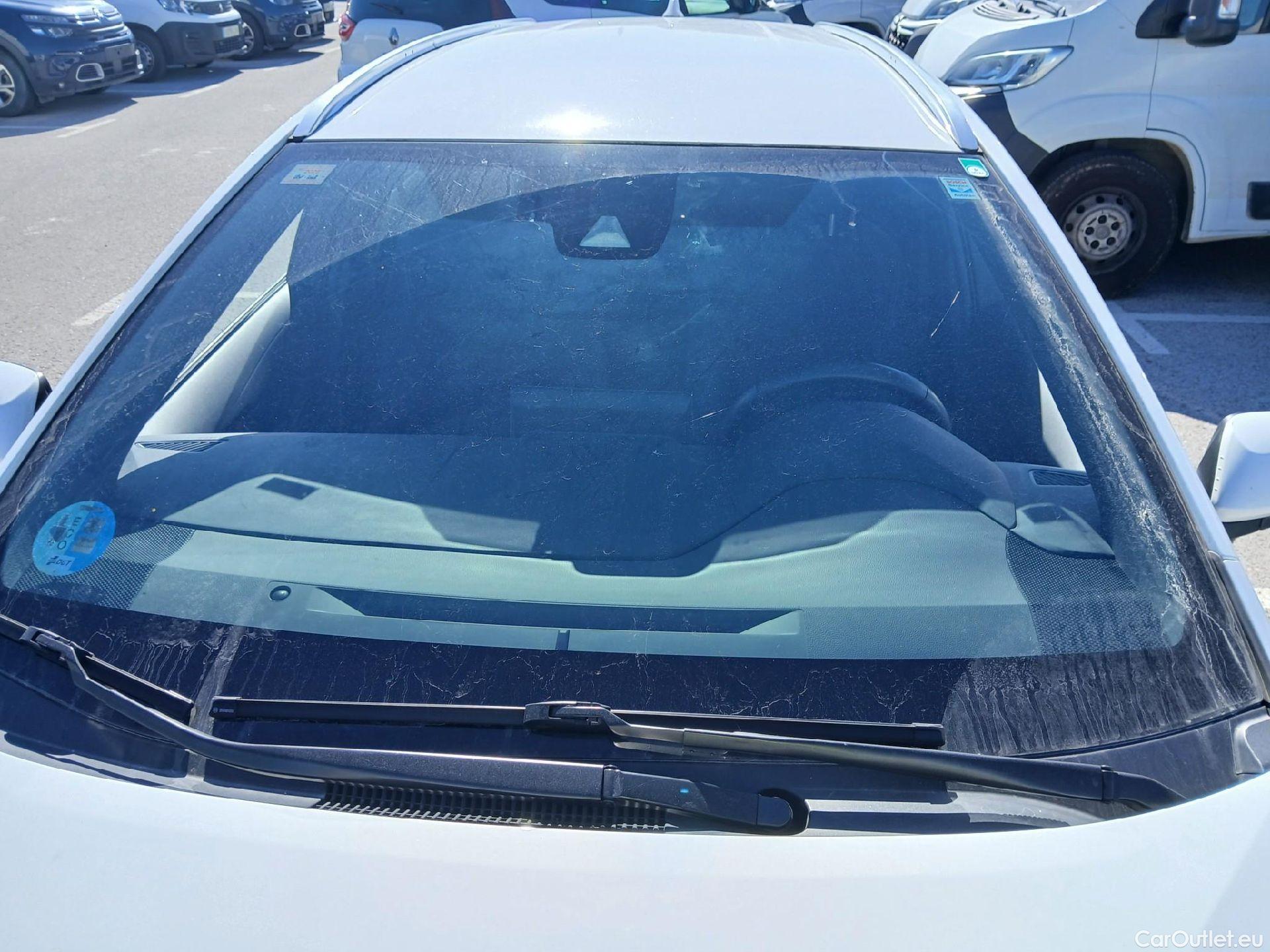  Toyota  Corolla TOYOTA  / 2019 / 5P / familiar 2.0 180H FEEL! E-CVT TOURING SPORT #11