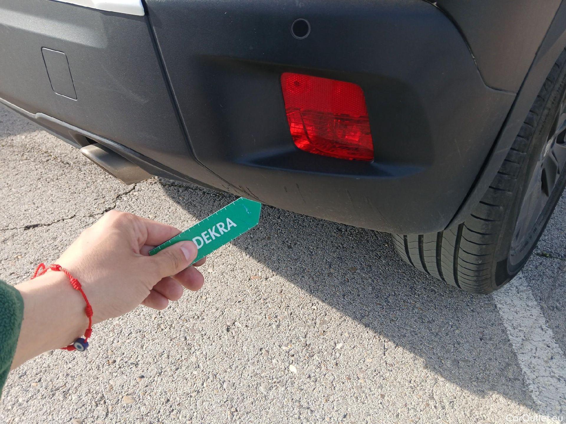  Peugeot  2008 PEUGEOT  / 2019 / 5P / todoterreno Active Pack BlueHDI 81kW (110CV) #14