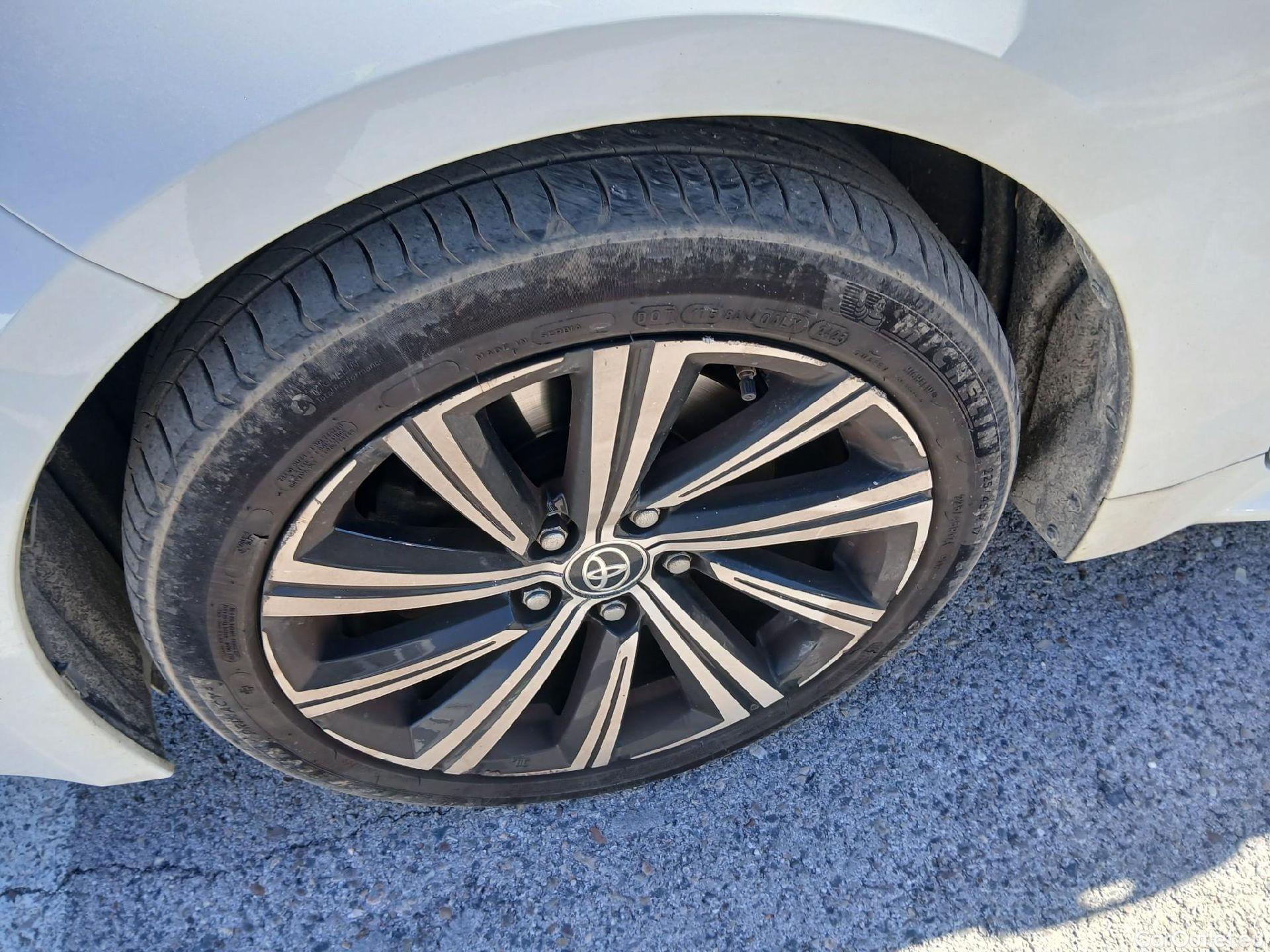  Toyota  Corolla TOYOTA  / 2019 / 5P / familiar 2.0 180H FEEL! E-CVT TOURING SPORT #13