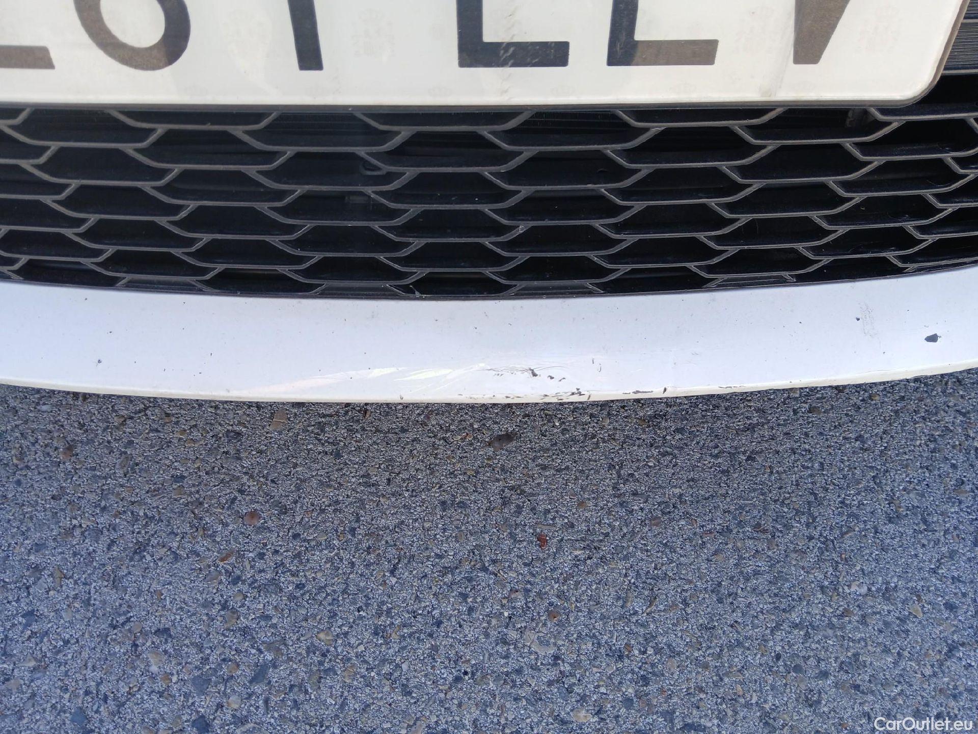  Toyota  Corolla TOYOTA  / 2019 / 5P / familiar 2.0 180H FEEL! E-CVT TOURING SPORT #9