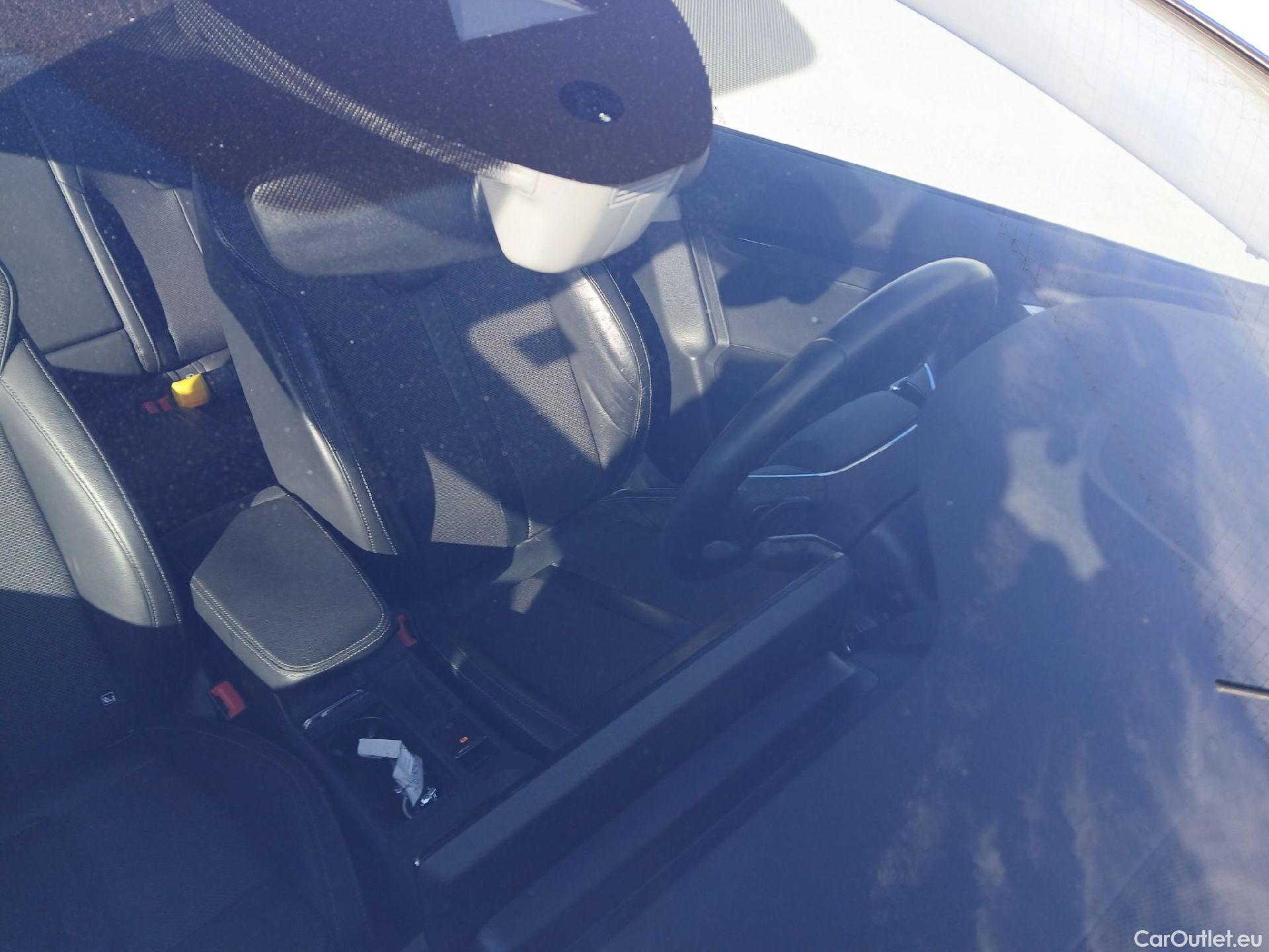  Skoda  Octavia SKODA  / 2020 / 5P / berlina con portón 1.5 TSI 96kW (130CV) DSG G-TEC Ambition #7