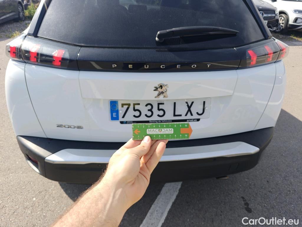  Peugeot  2008 PEUGEOT  / 2019 / 5P / todoterreno Allure BlueHDI 81kW (110CV) #48