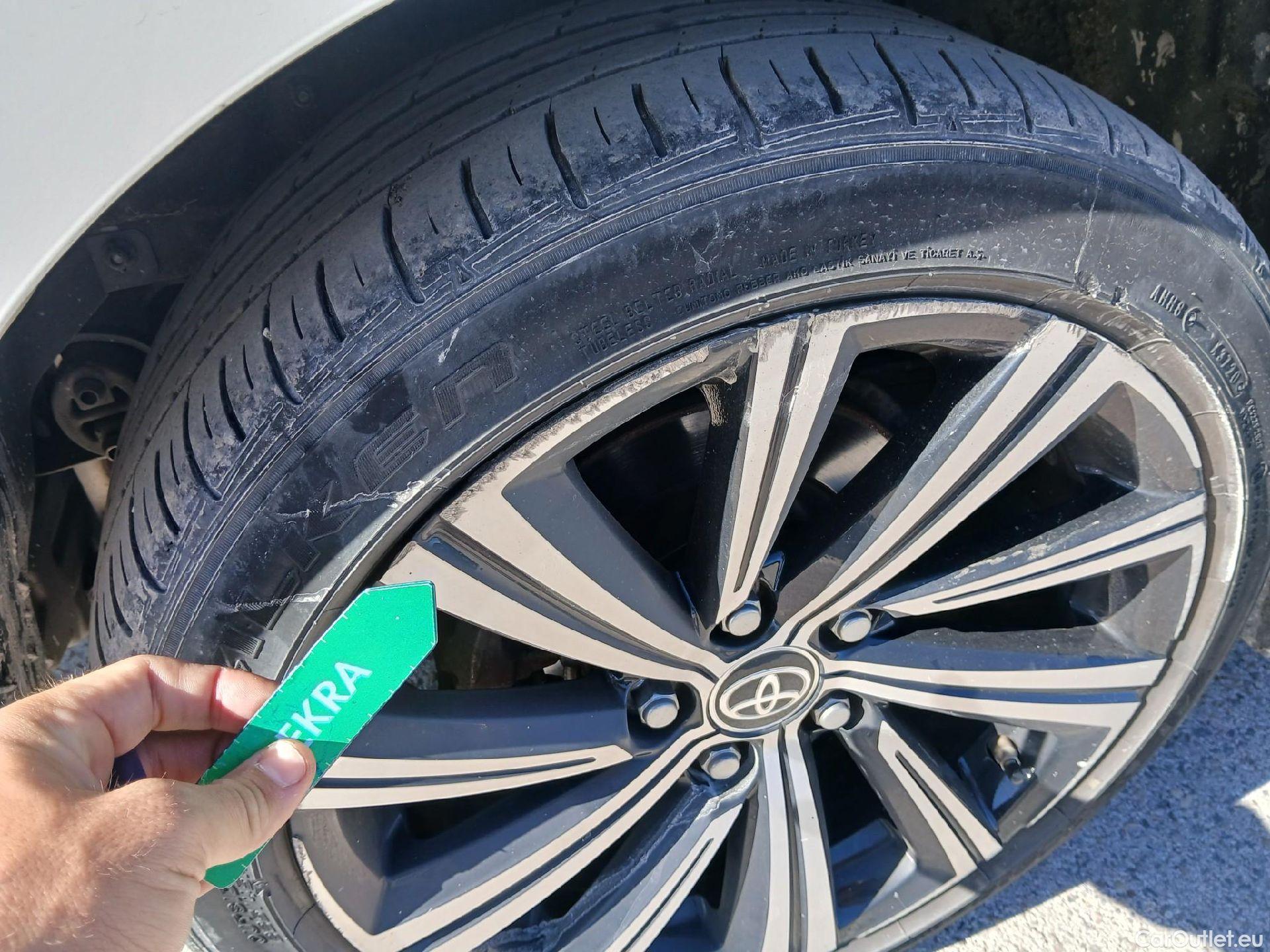  Toyota  Corolla TOYOTA  / 2019 / 5P / familiar 2.0 180H FEEL! E-CVT TOURING SPORT #31