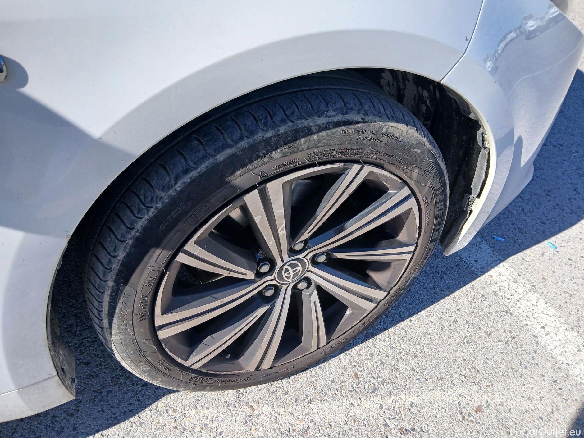  Toyota  Corolla TOYOTA  / 2019 / 5P / familiar 2.0 180H FEEL! E-CVT TOURING SPORT #37