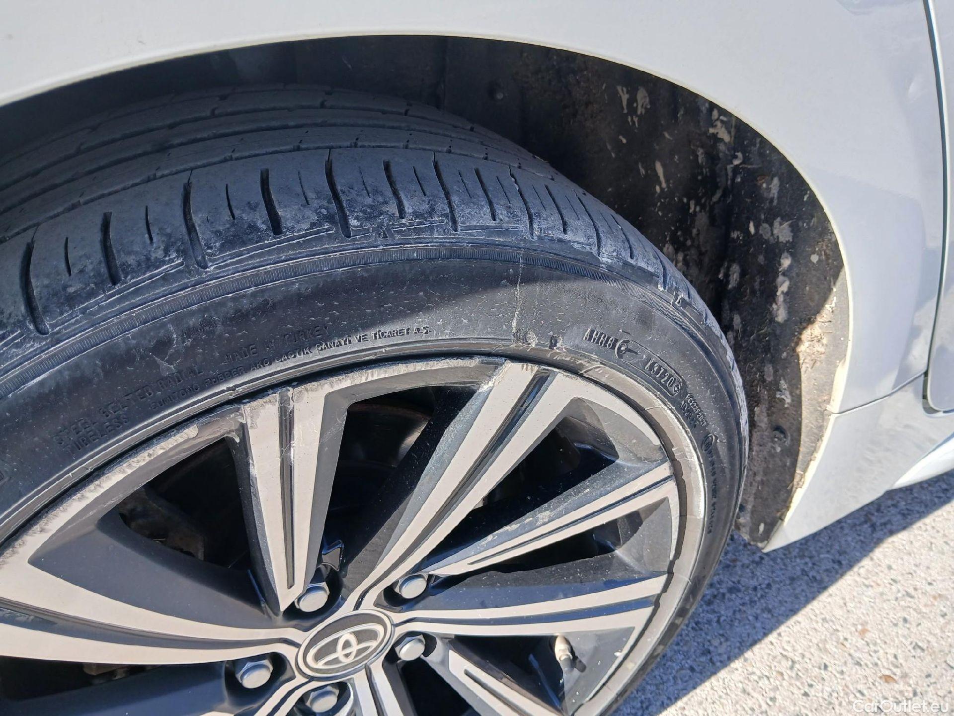  Toyota  Corolla TOYOTA  / 2019 / 5P / familiar 2.0 180H FEEL! E-CVT TOURING SPORT #32