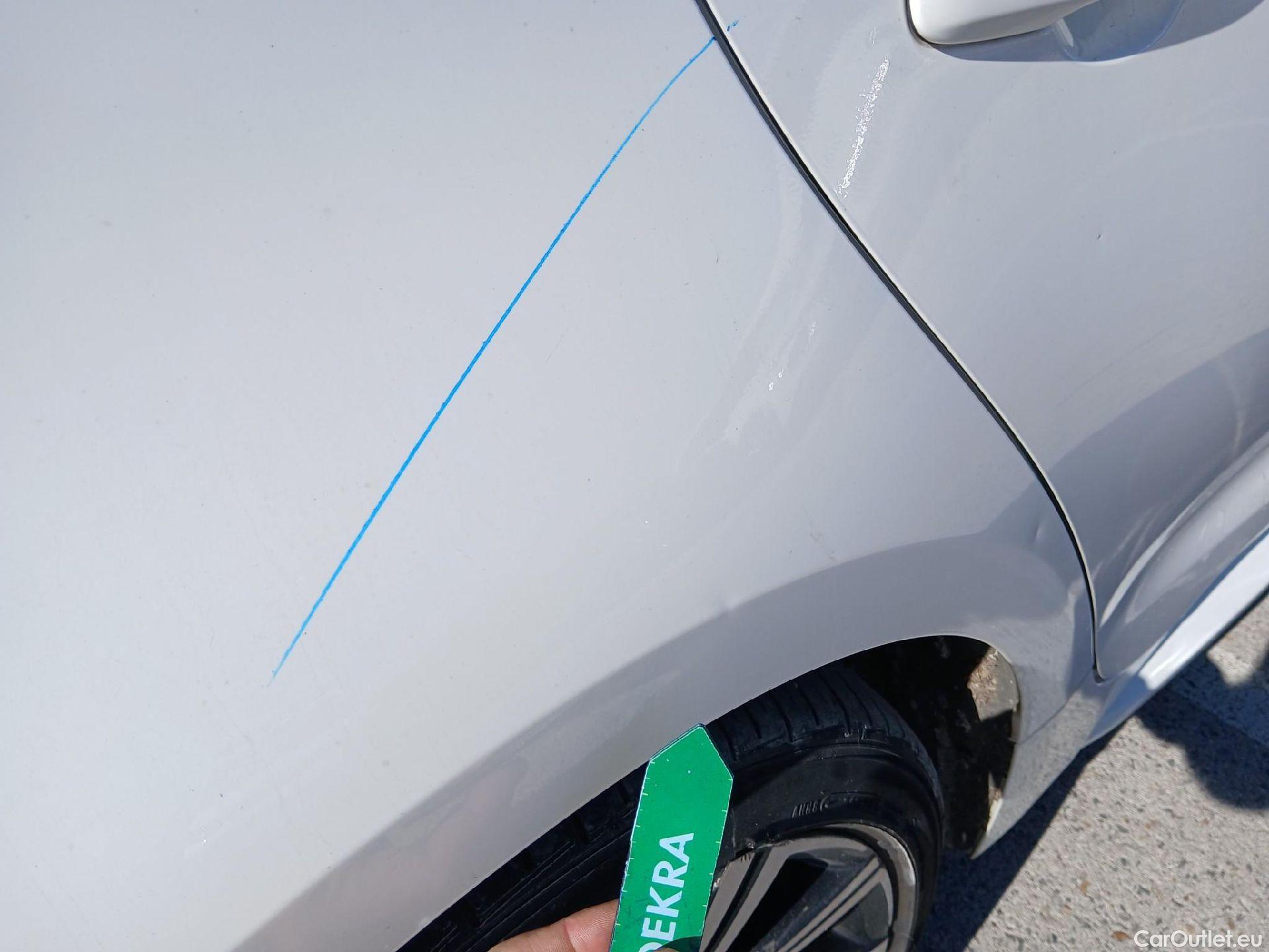  Toyota  Corolla TOYOTA  / 2019 / 5P / familiar 2.0 180H FEEL! E-CVT TOURING SPORT #29