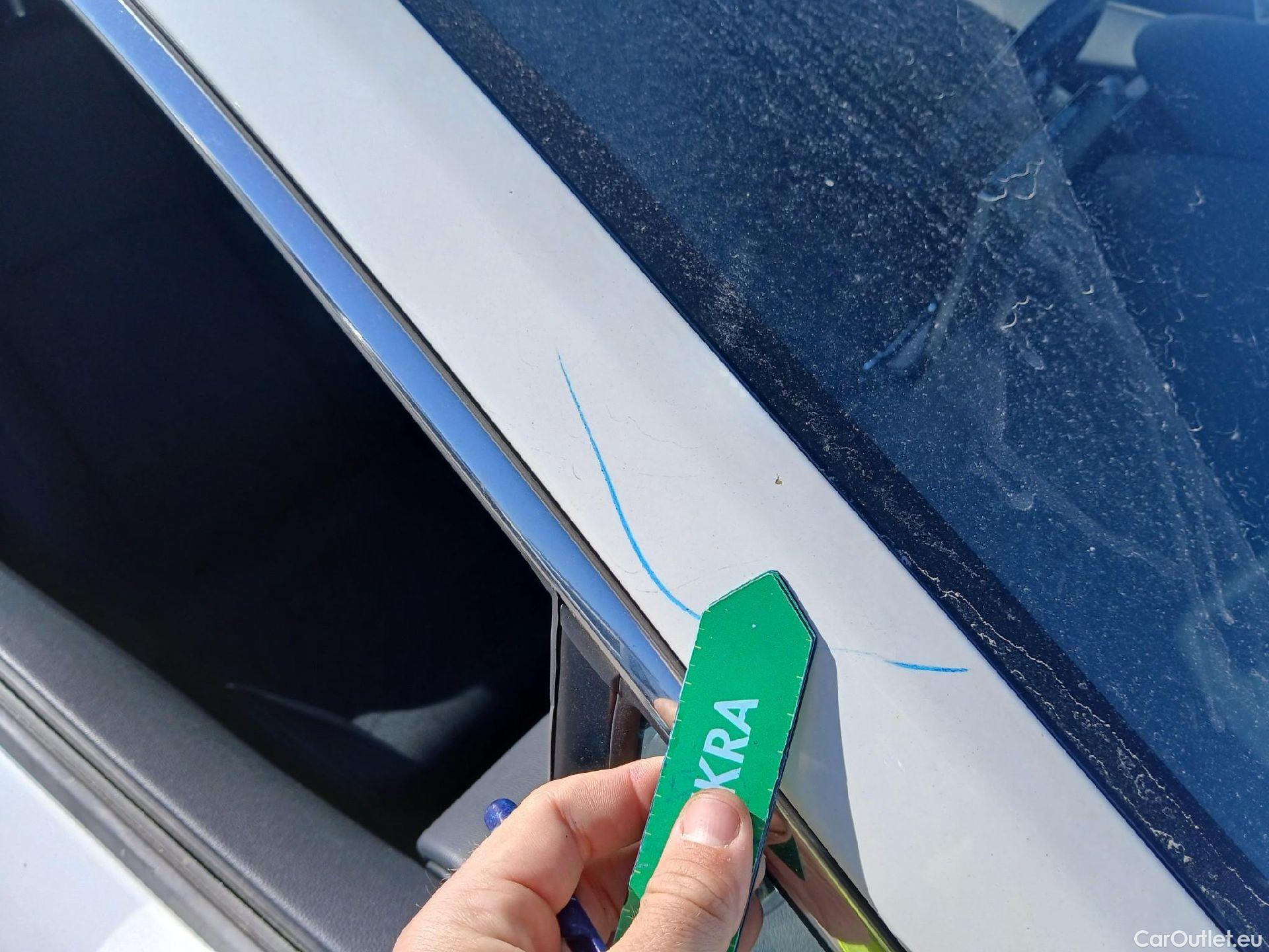  Toyota  Corolla TOYOTA  / 2019 / 5P / familiar 2.0 180H FEEL! E-CVT TOURING SPORT #40