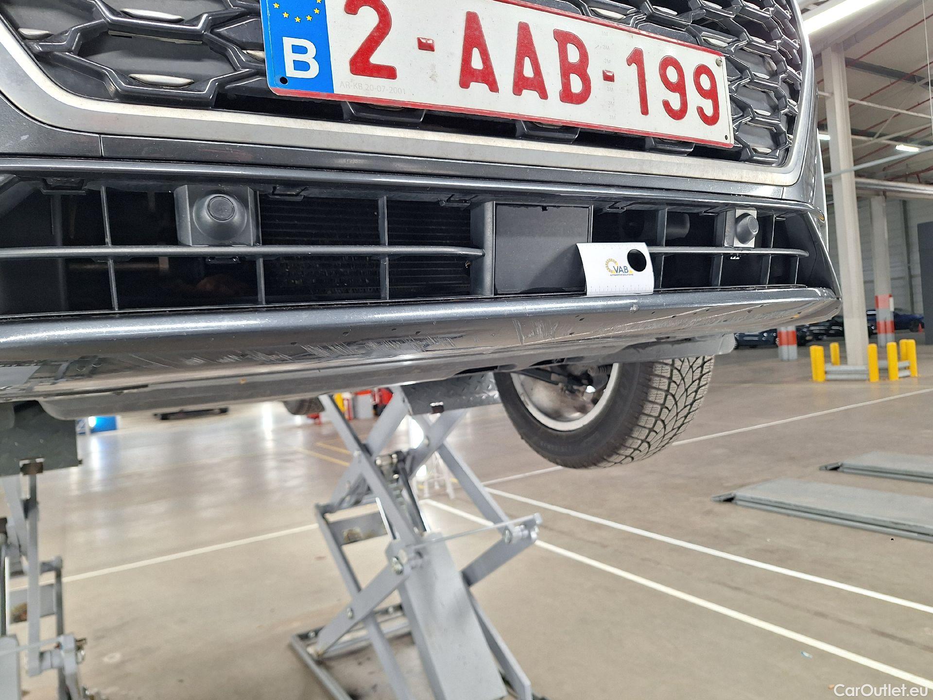  Audi  Q3 Audi,  SB '19, Audi  Sportback 35 TDI S tronic S Line Business  #9