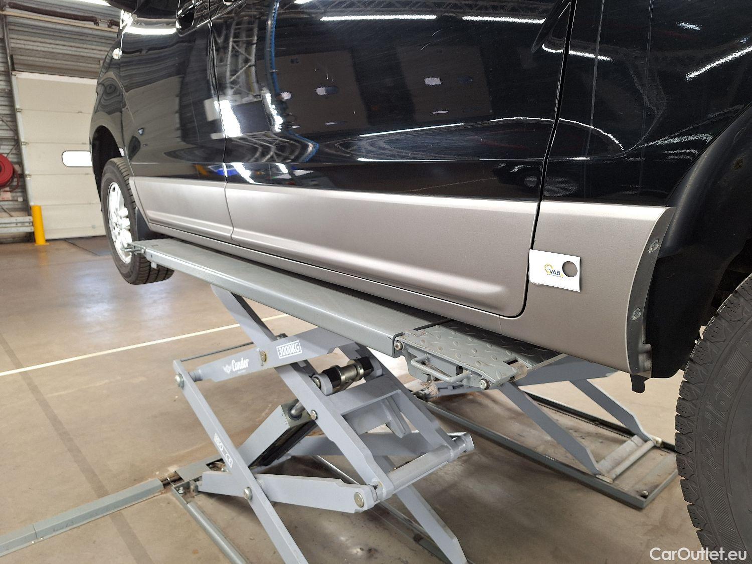  Hyundai  H-1 Hyundai, , Hyundai  People 2.5 CRDi 100kW Executive 5d #14