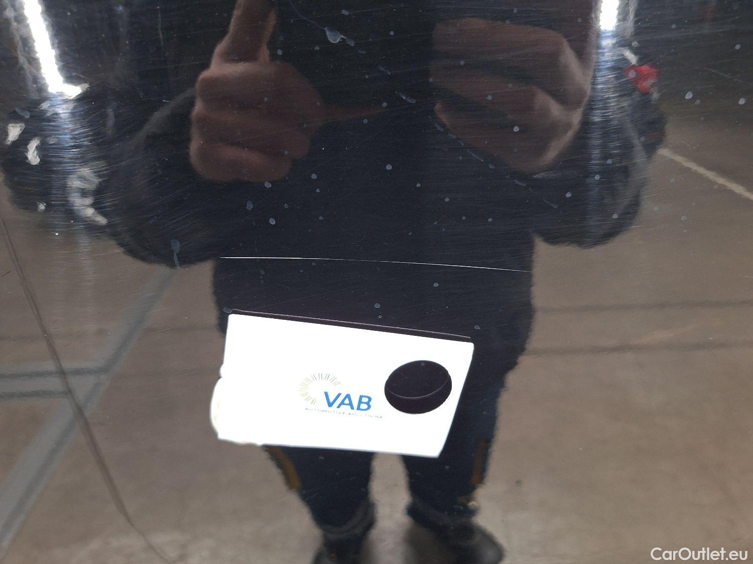  Hyundai  H-1 Hyundai, , Hyundai  People 2.5 CRDi 100kW Executive 5d #38