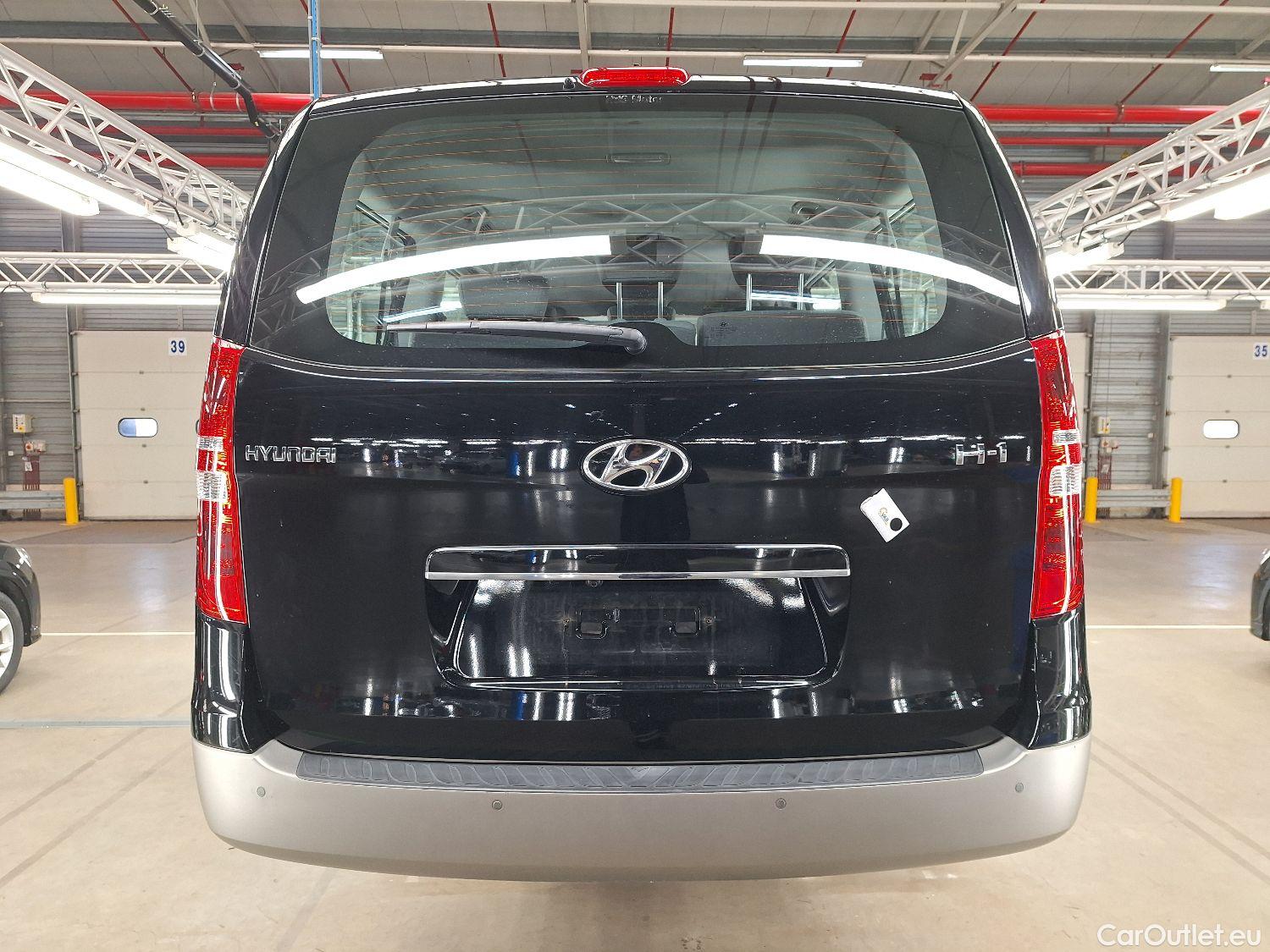  Hyundai  H-1 Hyundai, , Hyundai  People 2.5 CRDi 100kW Executive 5d #32