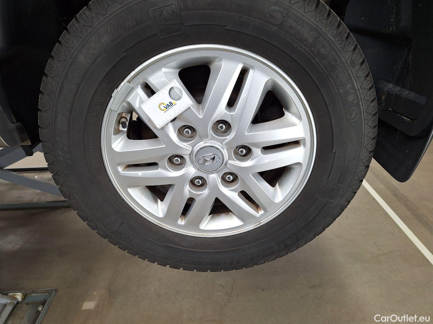  Hyundai  H-1 Hyundai, , Hyundai  People 2.5 CRDi 100kW Executive 5d #9