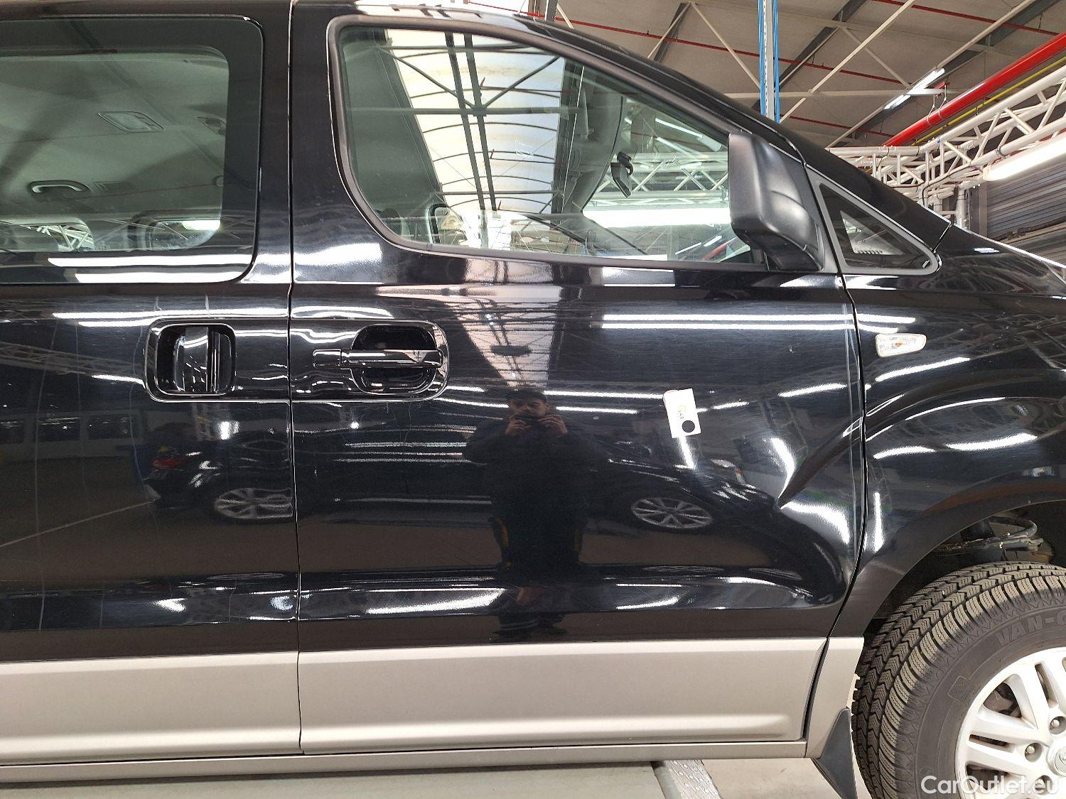  Hyundai  H-1 Hyundai, , Hyundai  People 2.5 CRDi 100kW Executive 5d #22