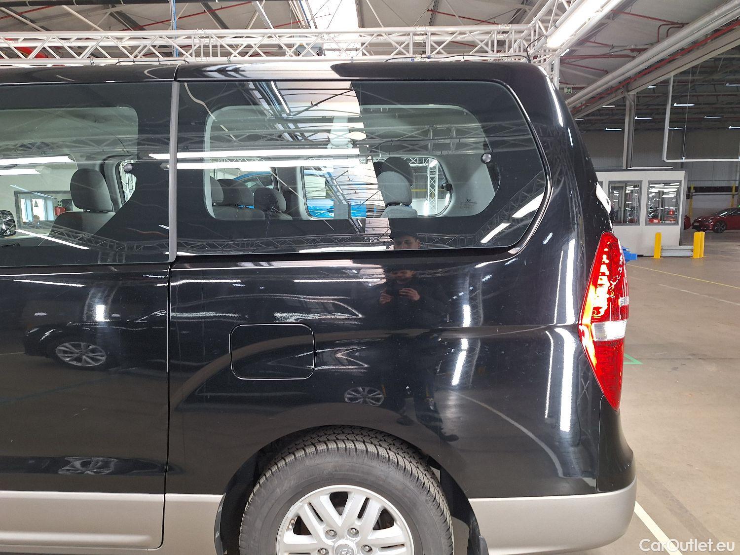  Hyundai  H-1 Hyundai, , Hyundai  People 2.5 CRDi 100kW Executive 5d #48