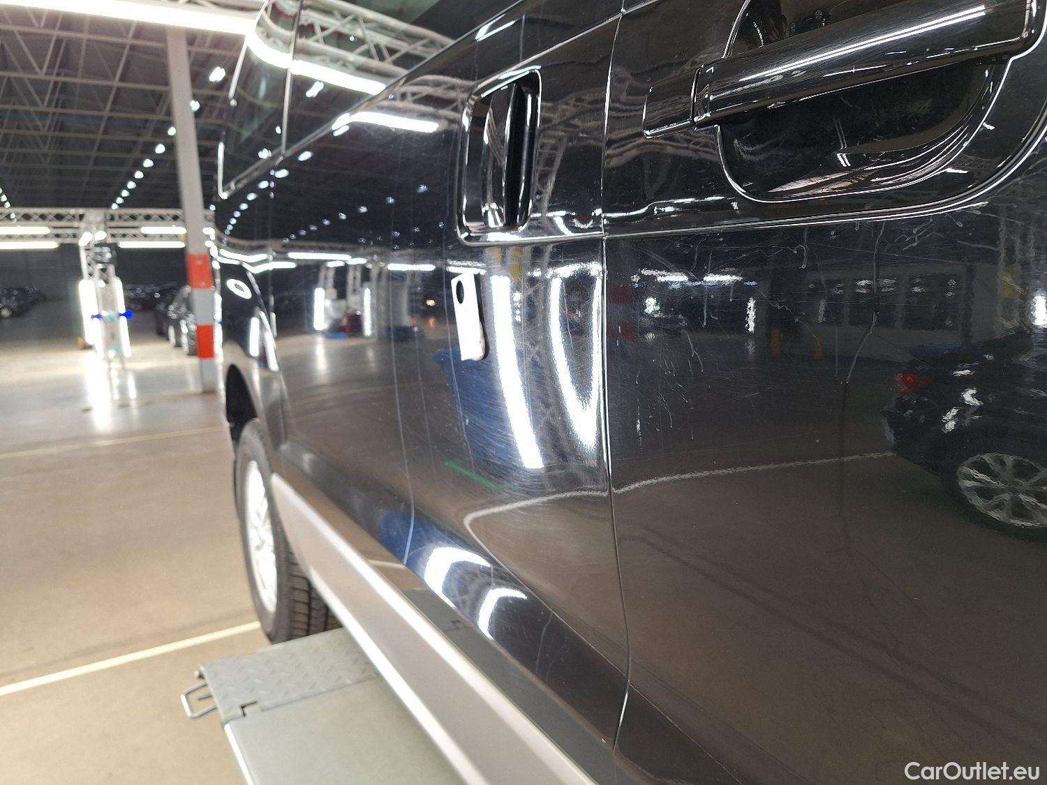  Hyundai  H-1 Hyundai, , Hyundai  People 2.5 CRDi 100kW Executive 5d #46