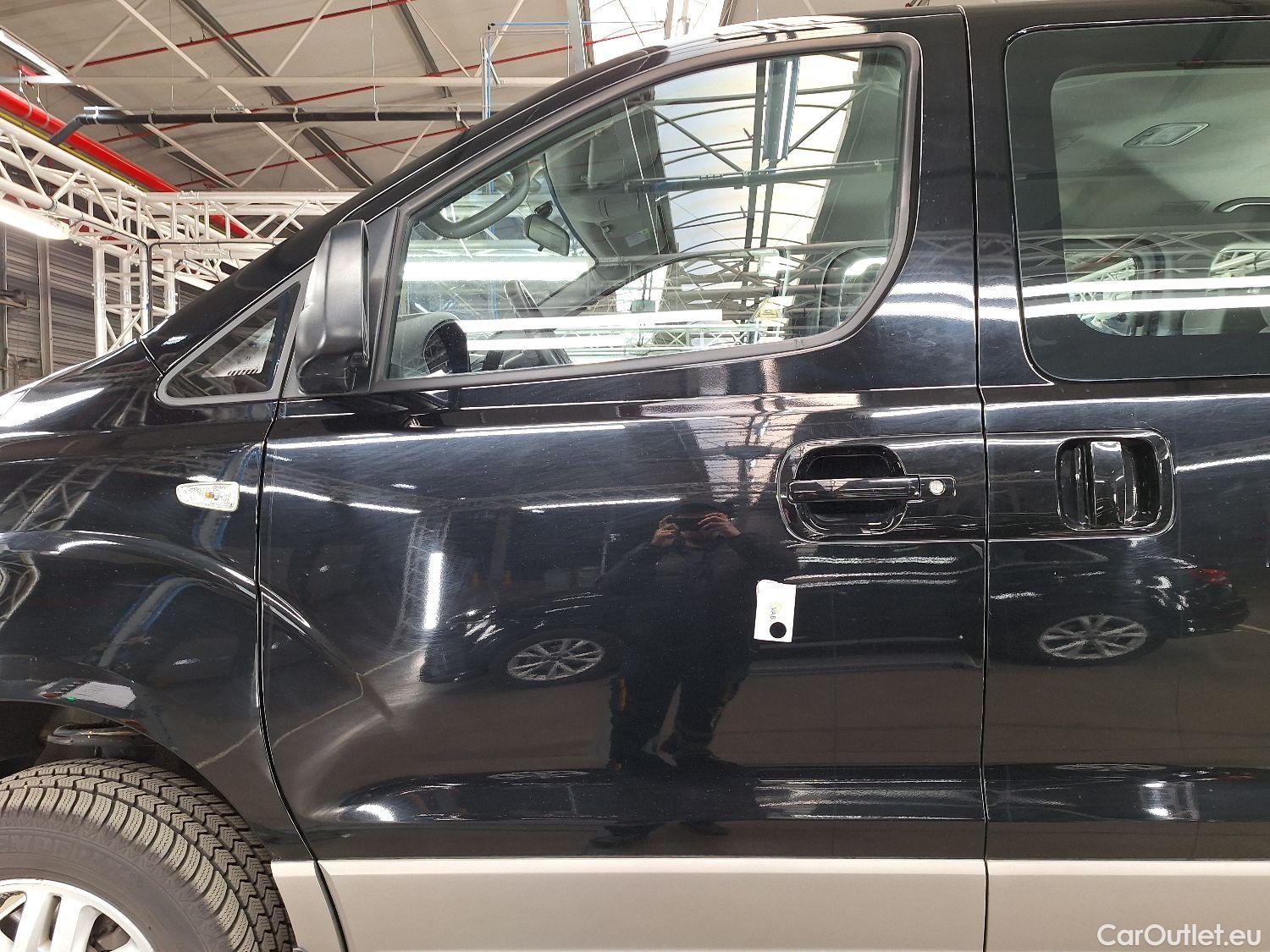  Hyundai  H-1 Hyundai, , Hyundai  People 2.5 CRDi 100kW Executive 5d #40